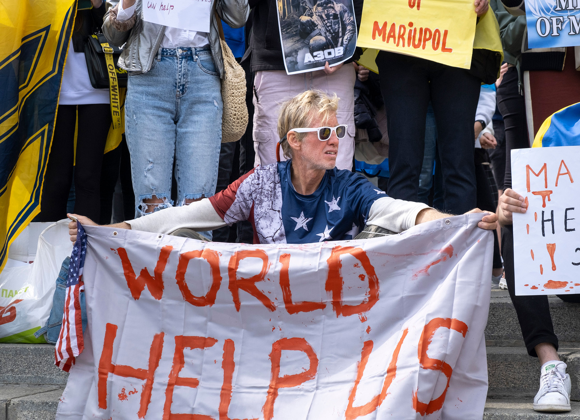 Demonstration Of Solidarity With Mariupol As Russia Resumes Attacks On Steel Plant