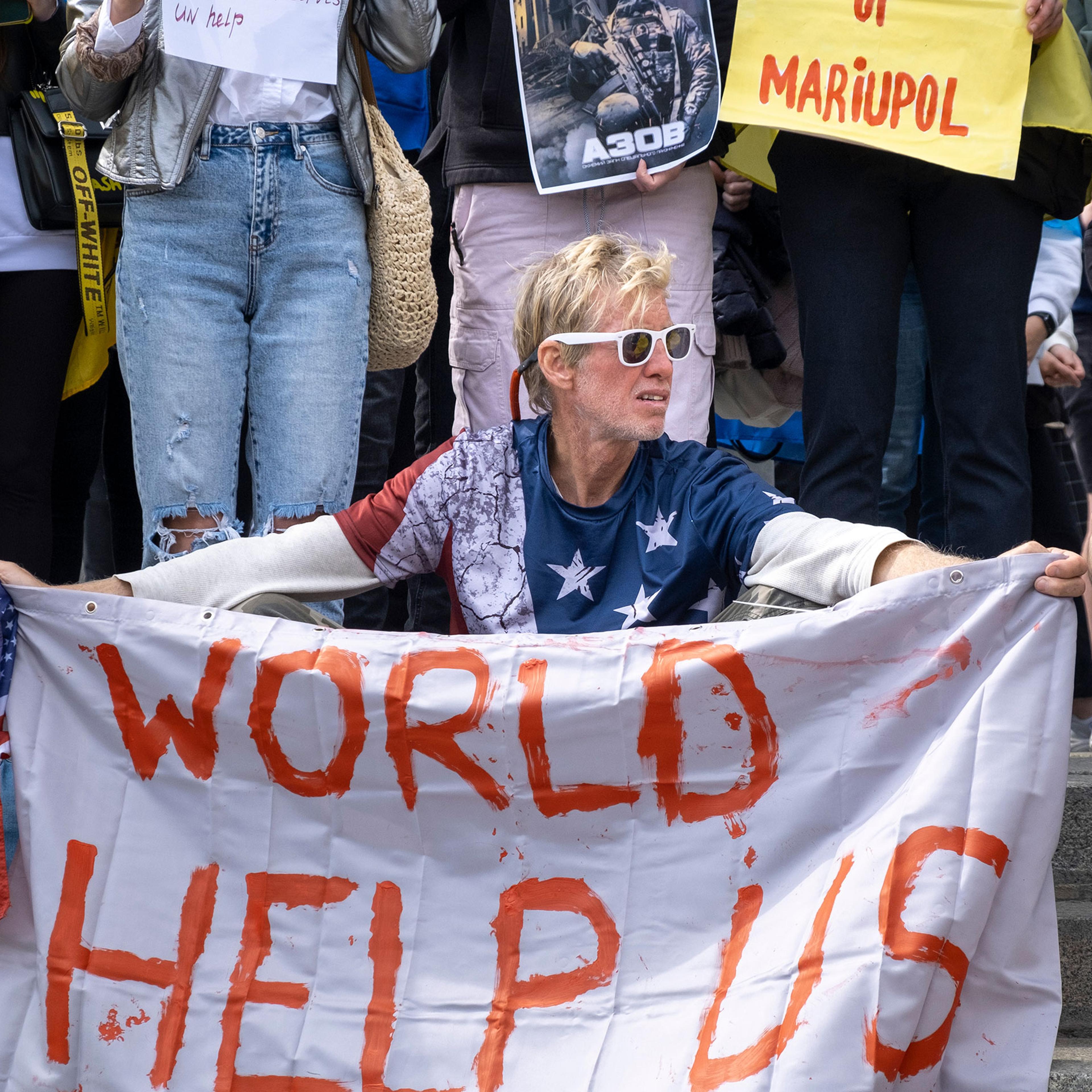 Demonstration Of Solidarity With Mariupol As Russia Resumes Attacks On Steel Plant