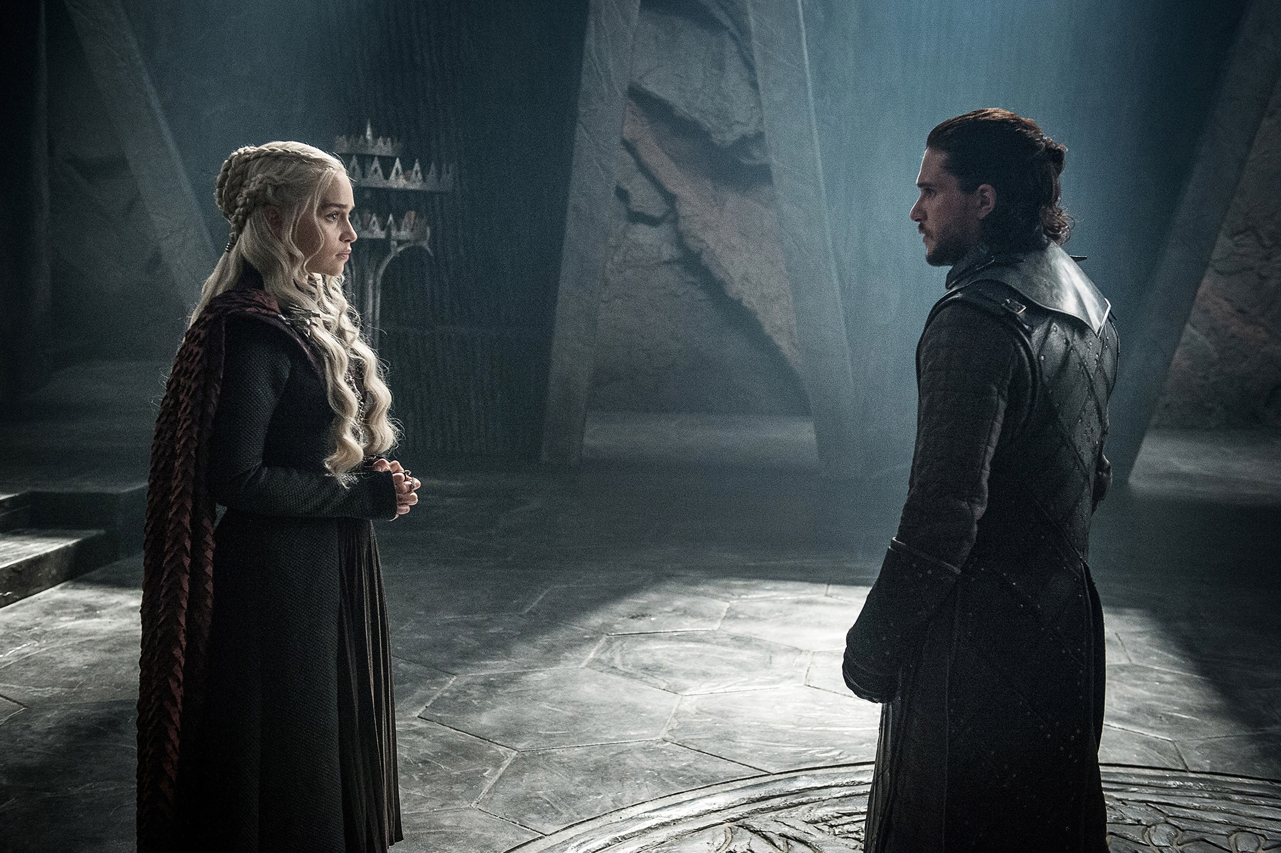 Emilia Clarke and Kit Harington in Game of Thrones