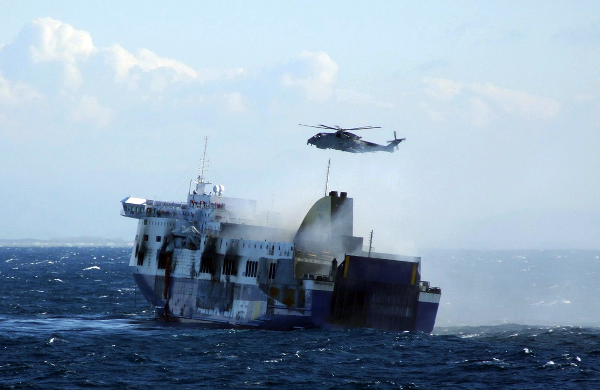 TOPSHOTS-ITALY-GREECE-FERRY-RESCUE