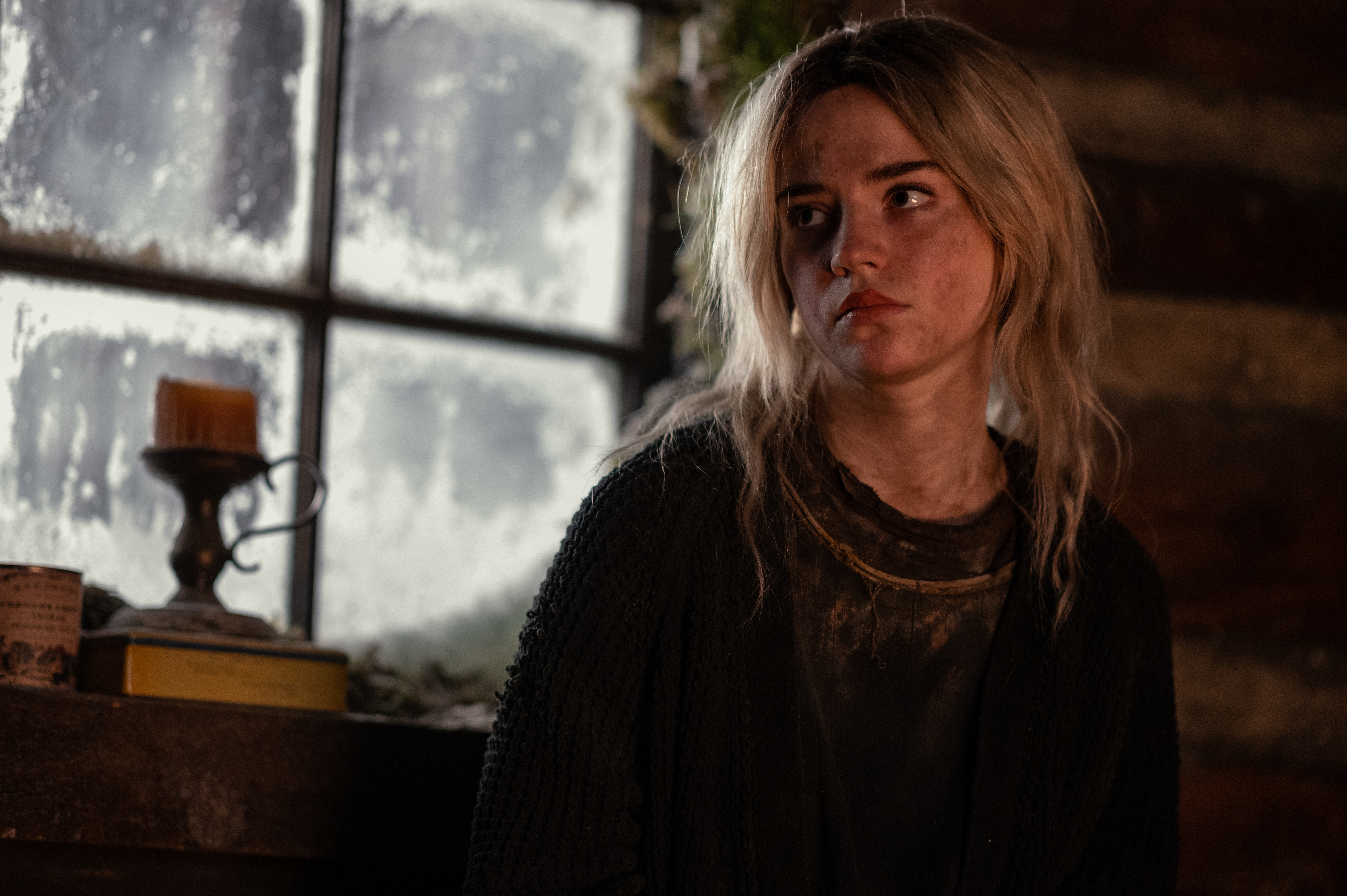 Sophie Thatcher as teen Natalie in 'Yellowjackets' season 2, episode 8