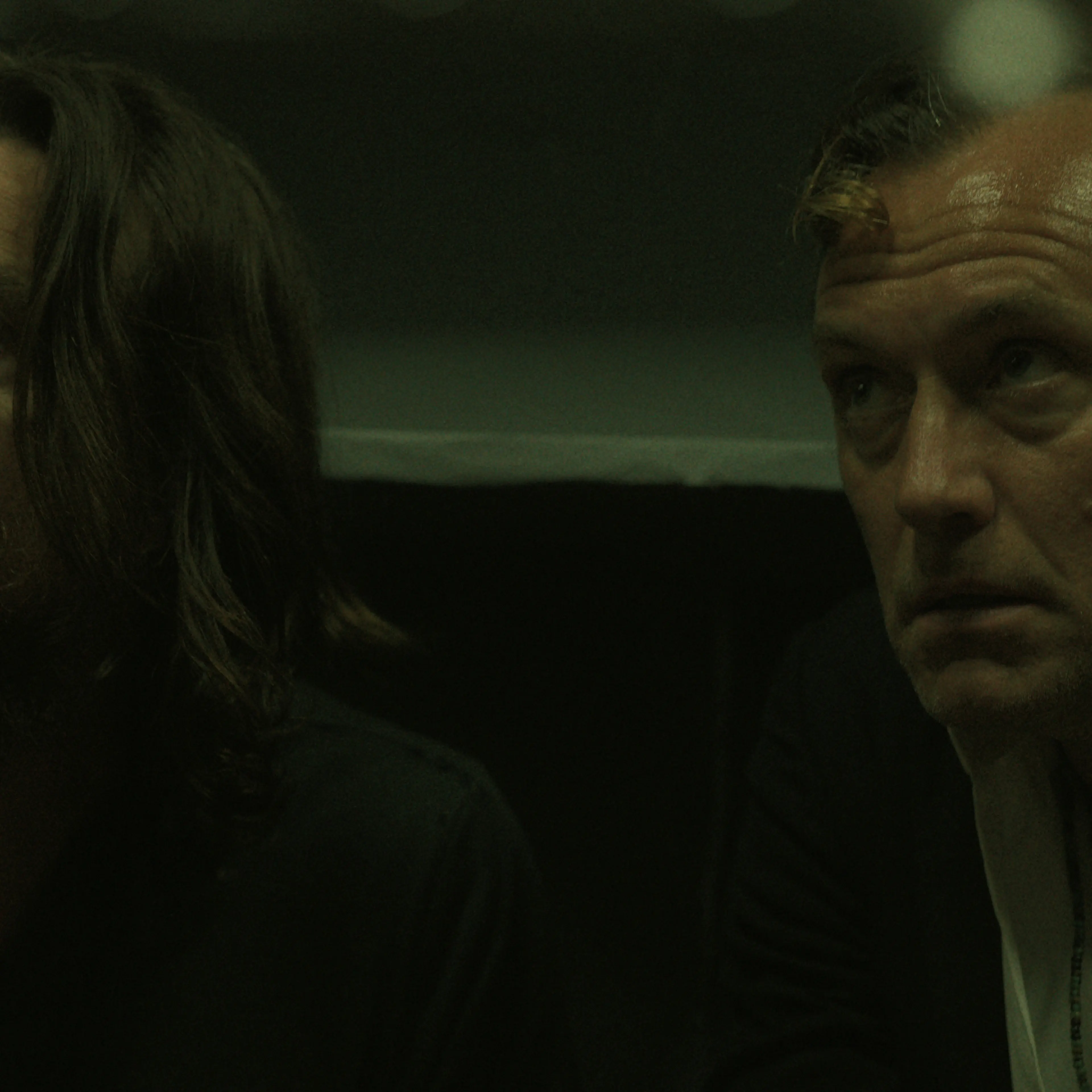 Black Rabbit. (L to R) Jason Bateman as Vince, Jude Law as Jake in episode 108 of Black Rabbit. Cr. Courtesy of Netflix © 2025