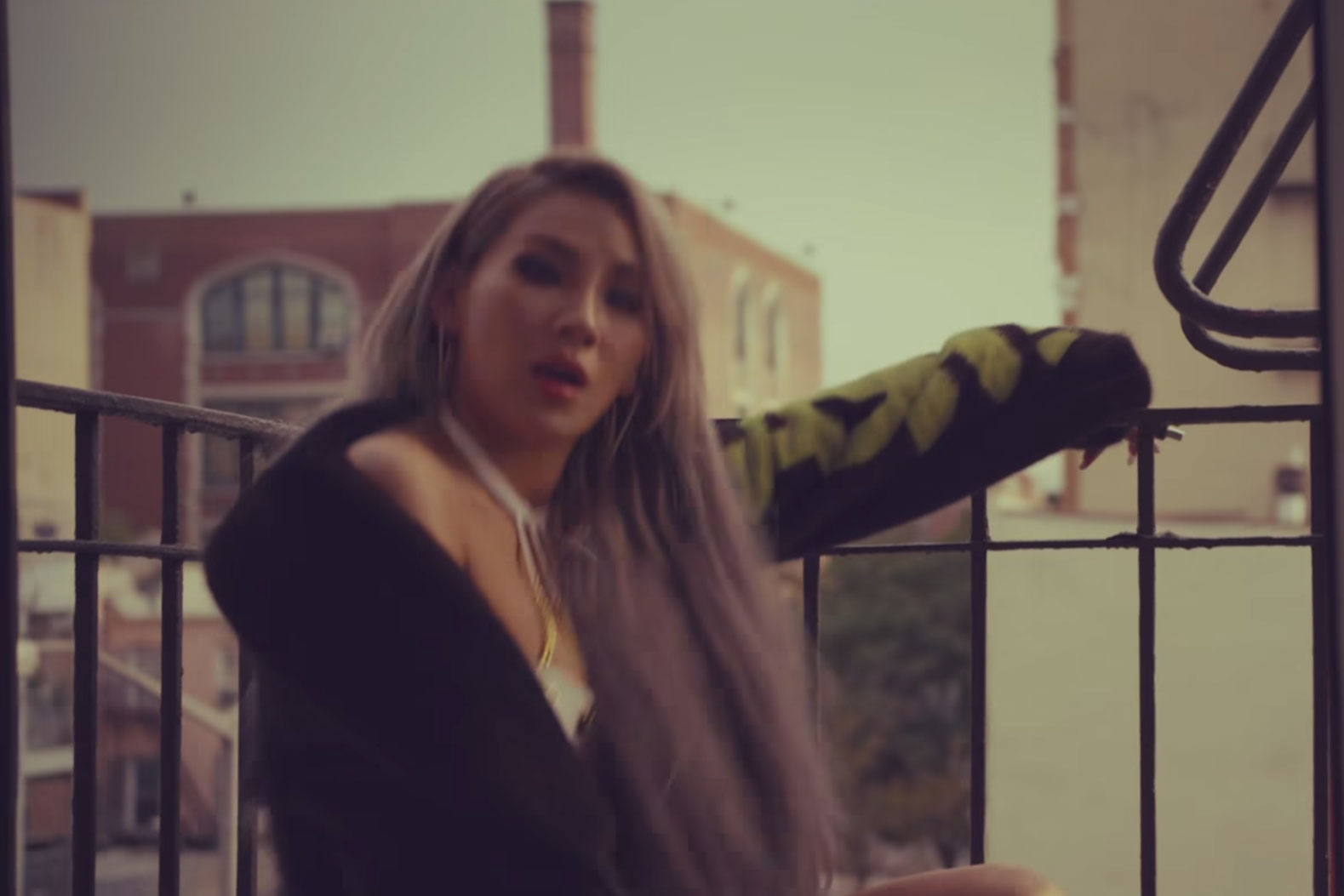 Watch Breakout K-Pop Star CL Get 'Lifted' in Debut Single