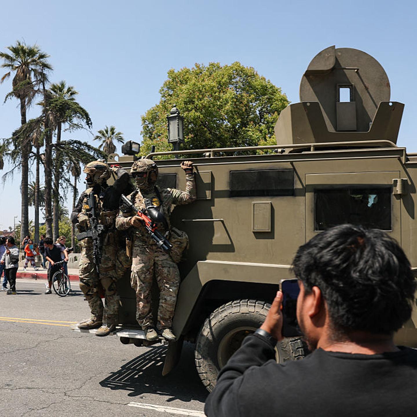 Federal Agents MacArthur Park