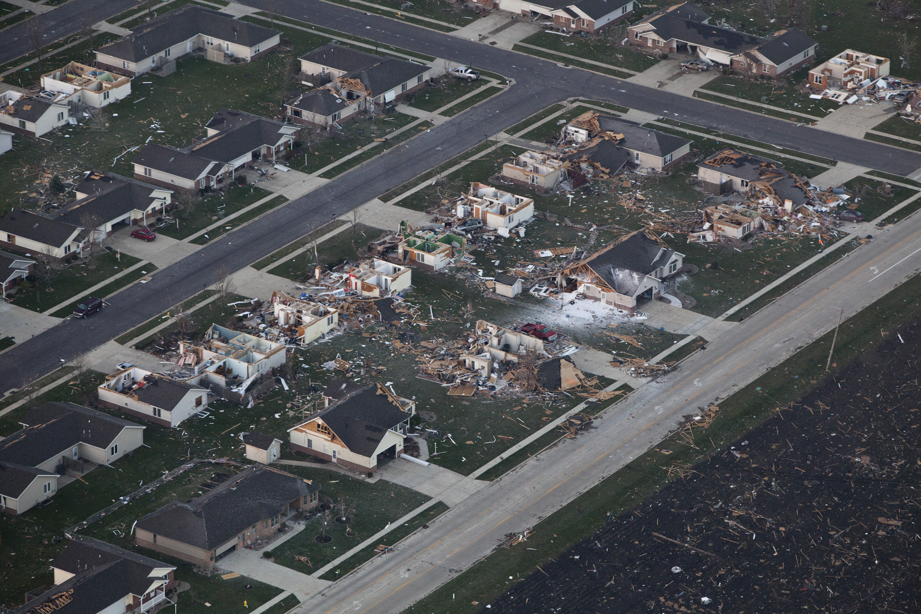 Midwest Tornadoes: Storms Hit Illinois; Michigan and Indiana at Risk