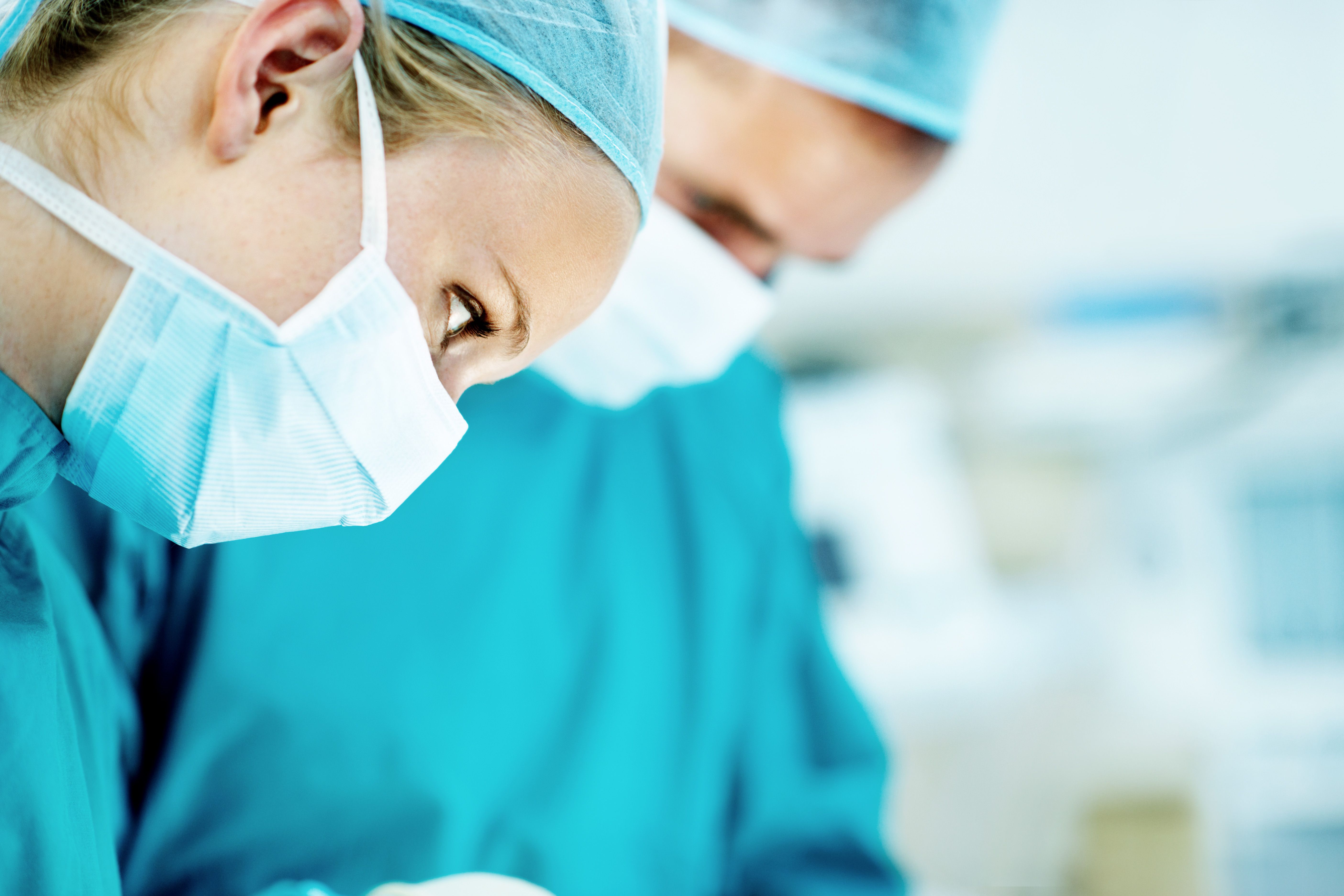 surgeons-working