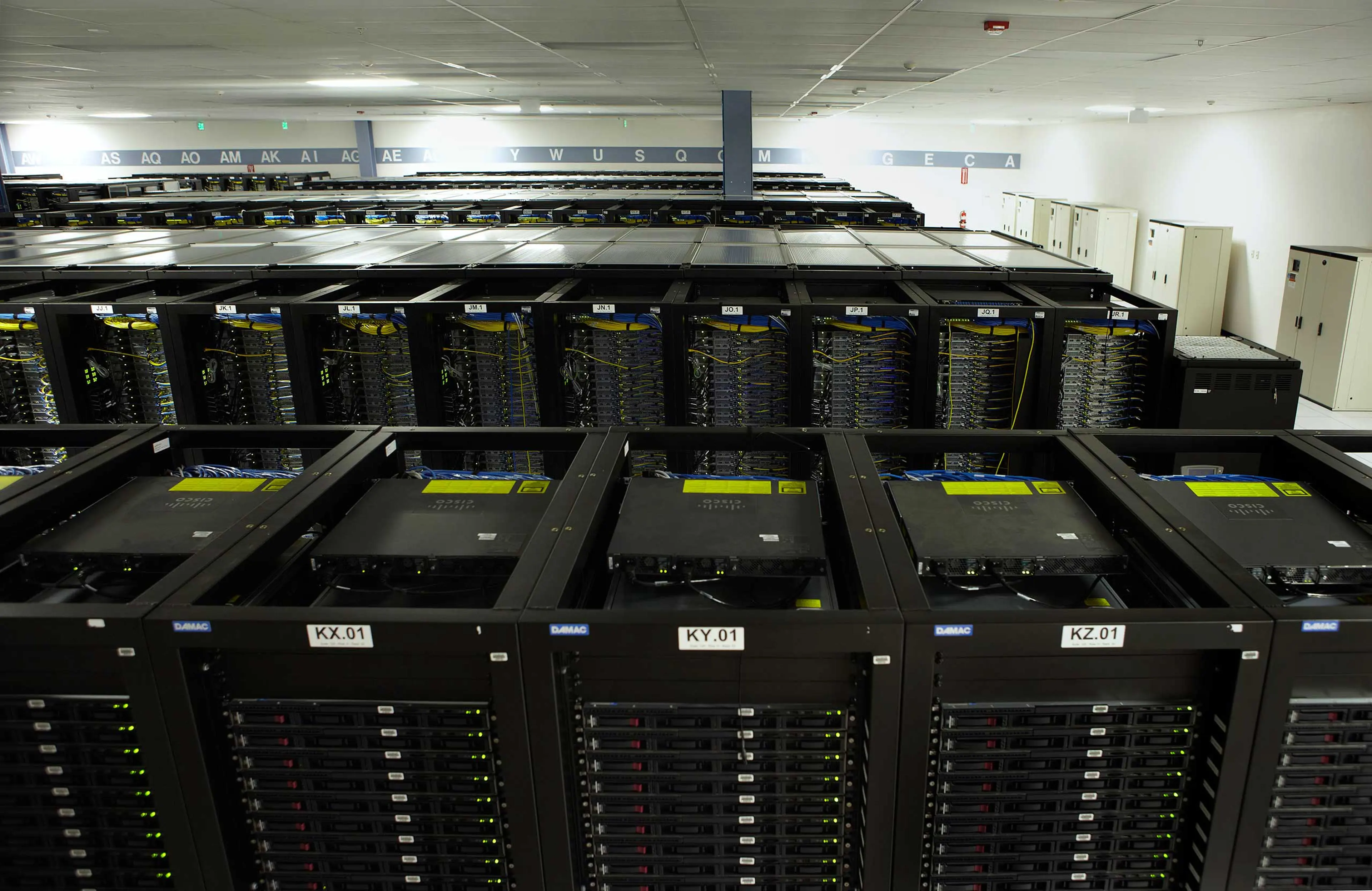 Facebook Server Machine A Glimpse Inside A Facebook Server Farm
