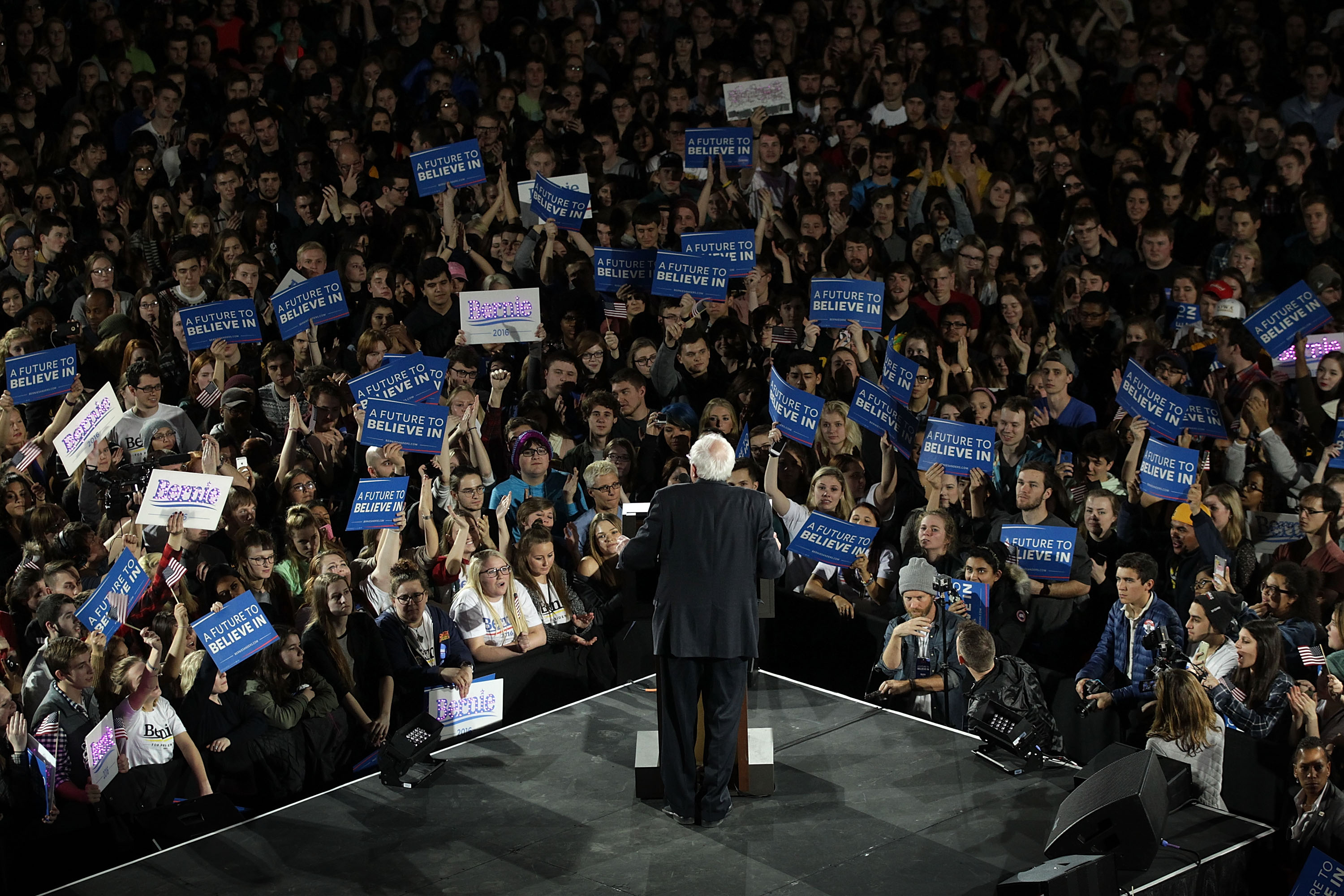 Bernie Sanders Campaigns Across Iowa Ahead Of Caucuses