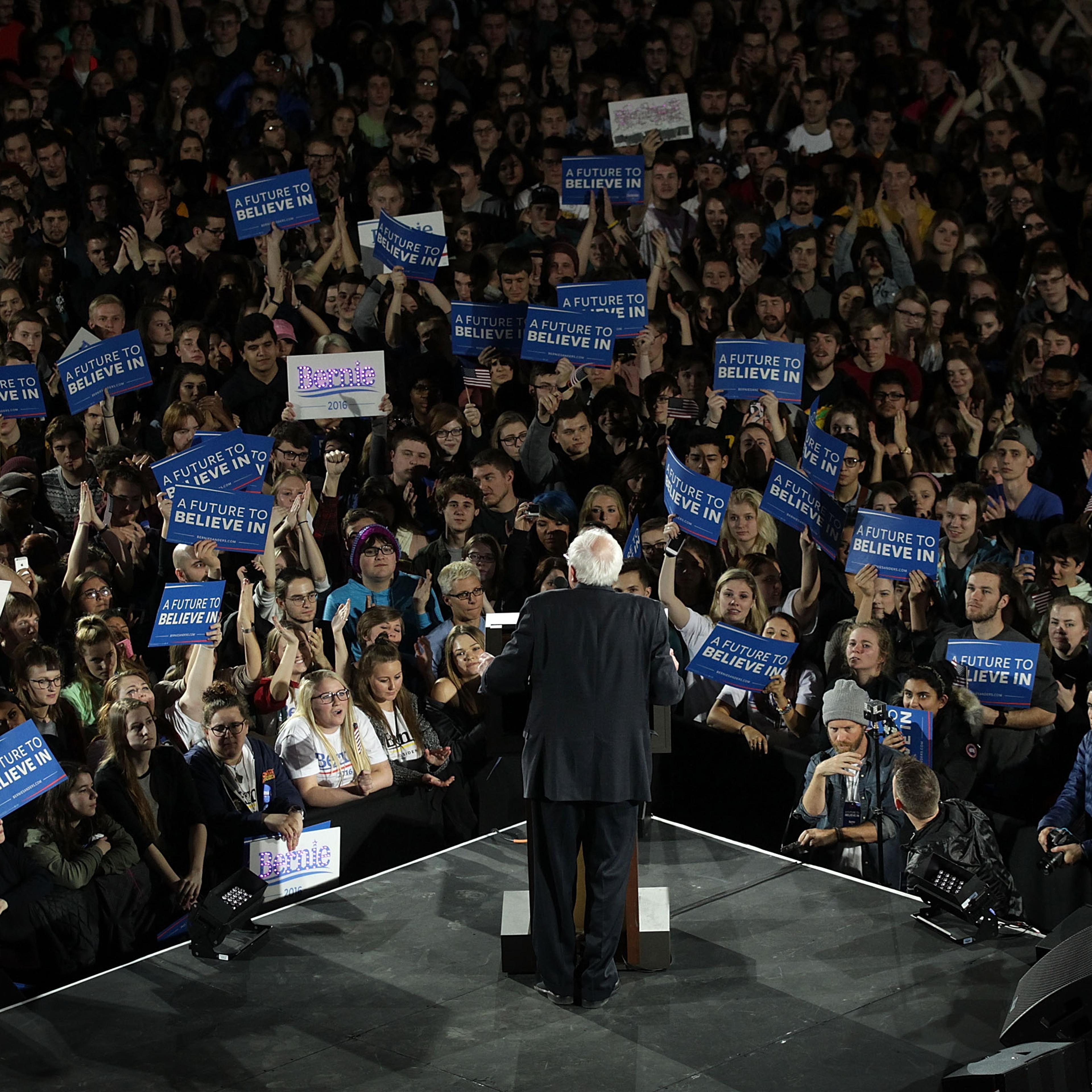 Bernie Sanders Campaigns Across Iowa Ahead Of Caucuses