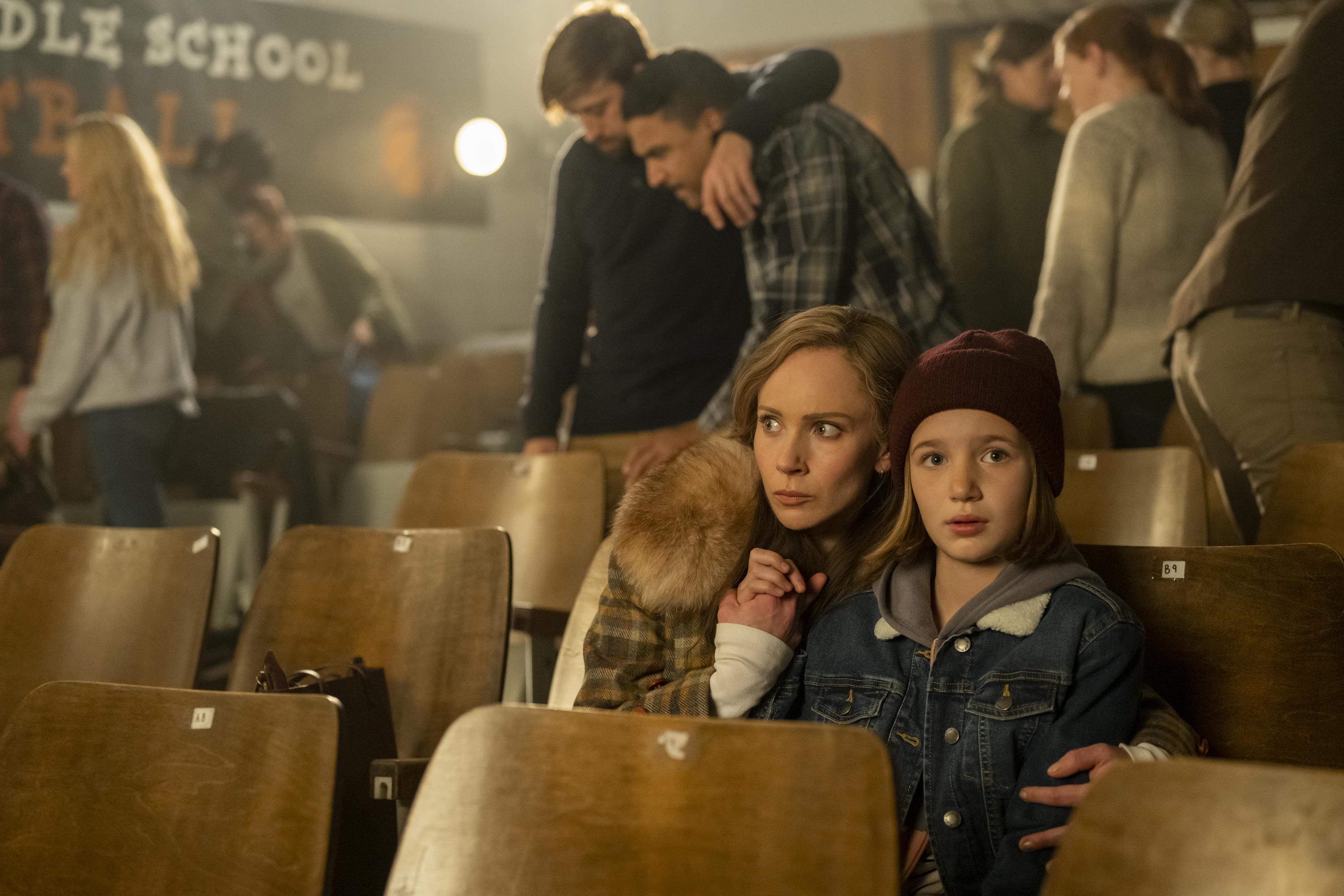 (L-R): Juno Temple as Dorothy “Dot” Lyon and Sienna King as Scotty Lyon in episode 1 of 'Fargo' season 5.