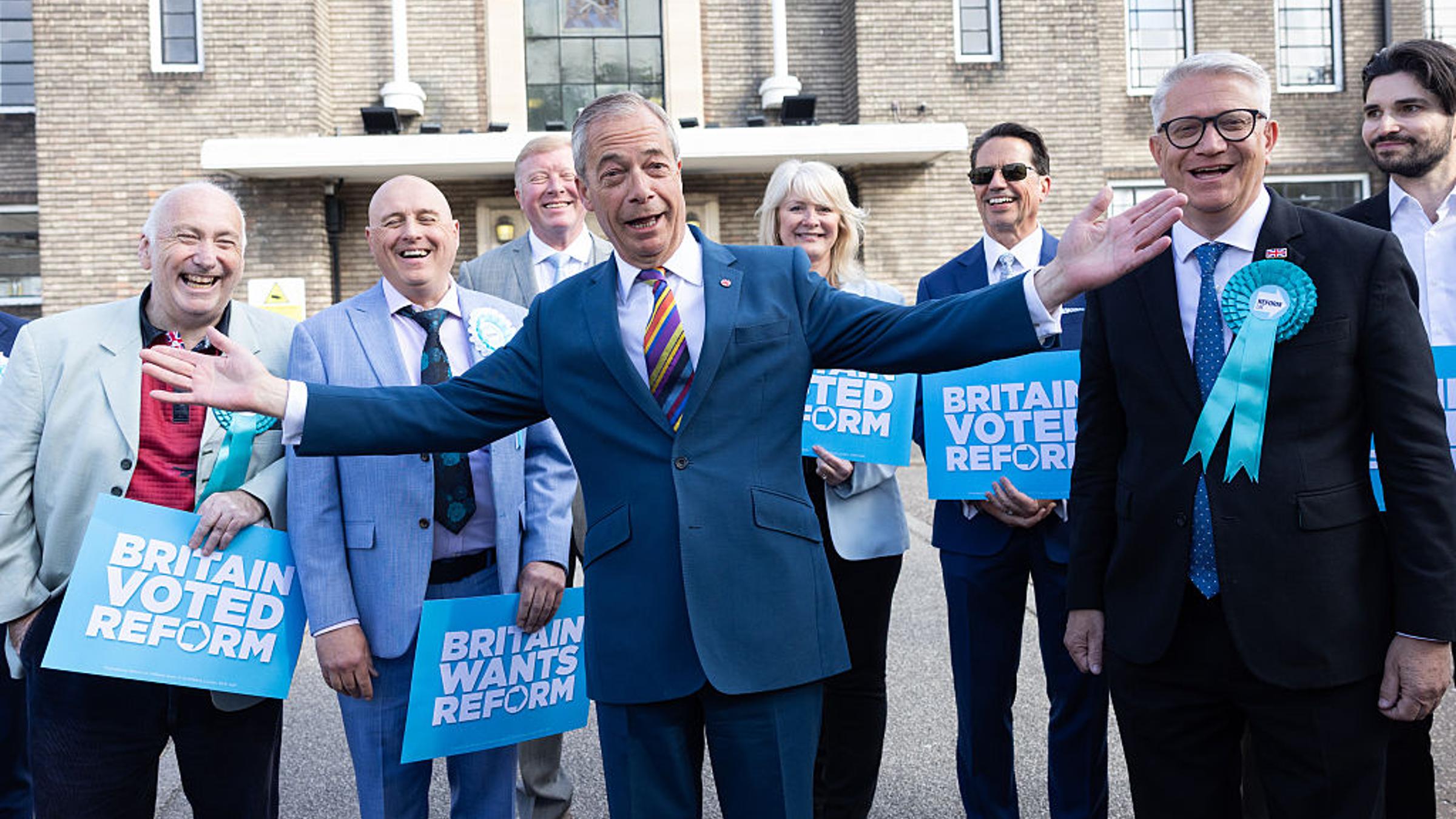 Trump Ally Farage Gains in U.K. Local Elections as Starmer Future Uncertain