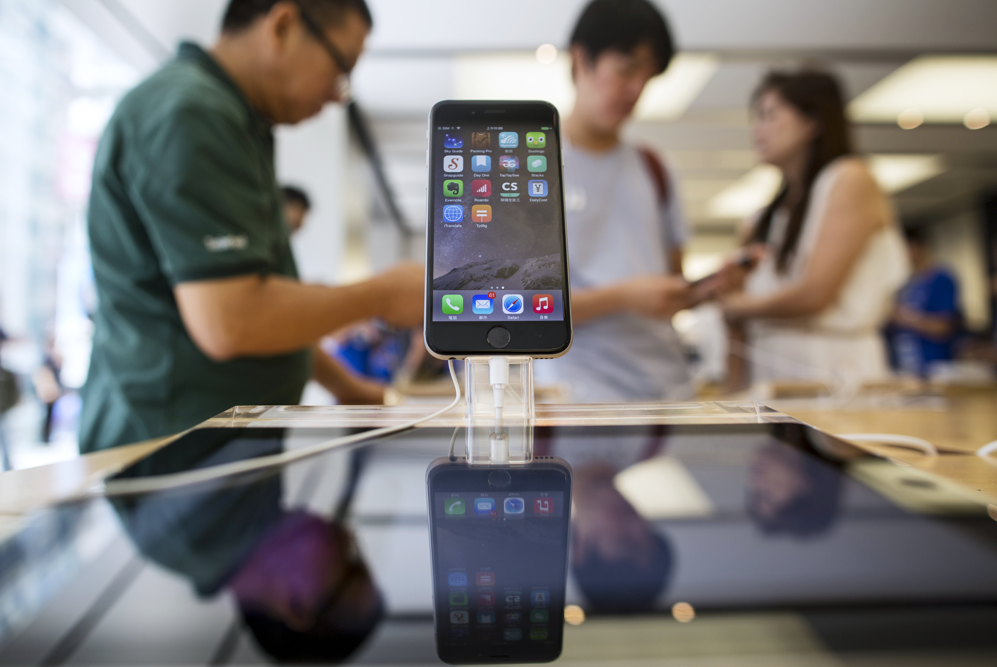 Apple Inc.'s iPhone 6 and iPhone 6 Plus Go On Sale