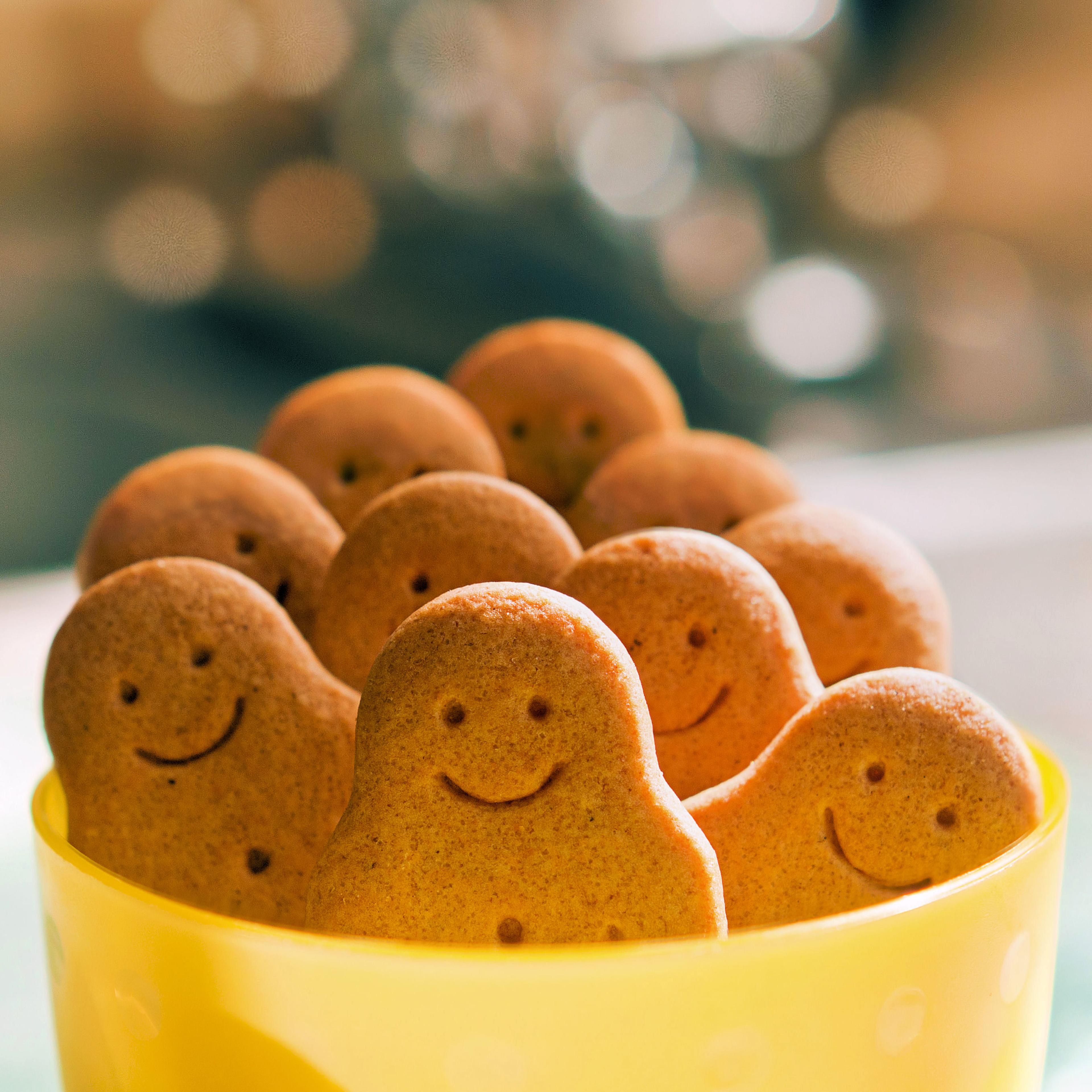 Pot of smiling gingerbread men
