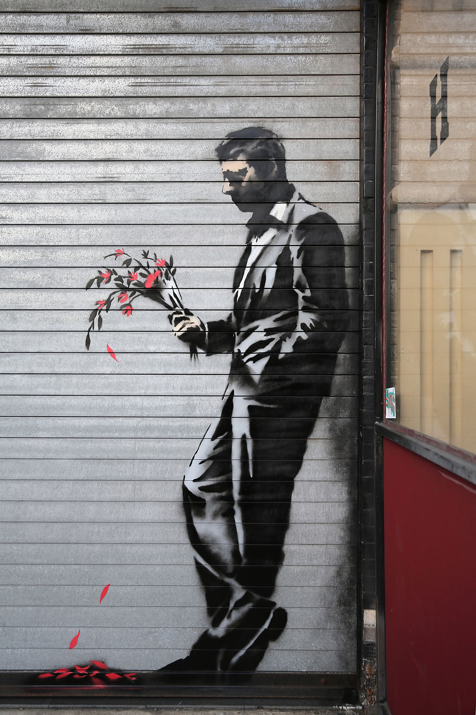 Dismaland' Trailer: Watch the Dark Trailer For Banksy's 'Dismaland'
