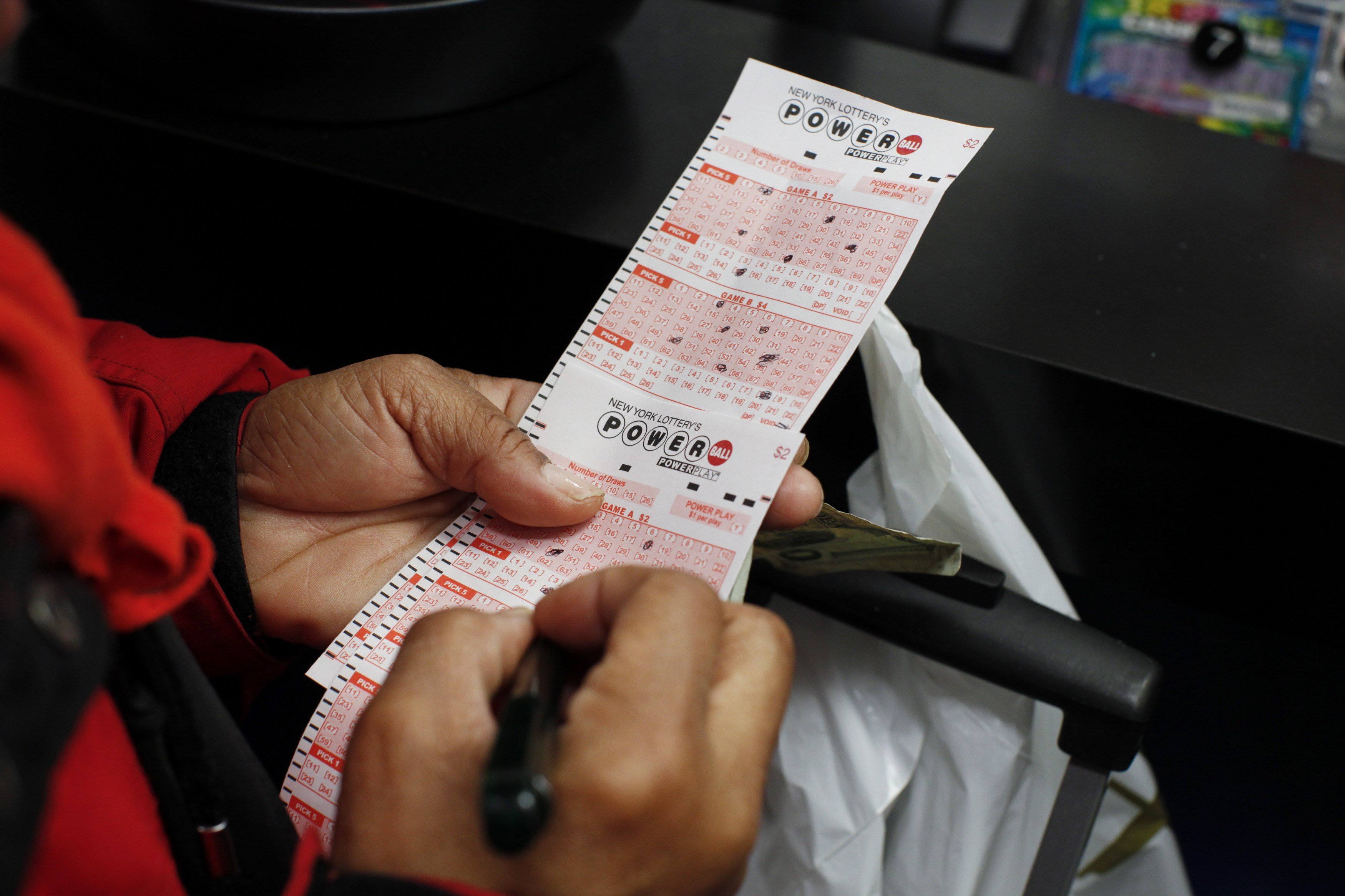 US-LOTTERY-POWERBALL-LIFESTYLE