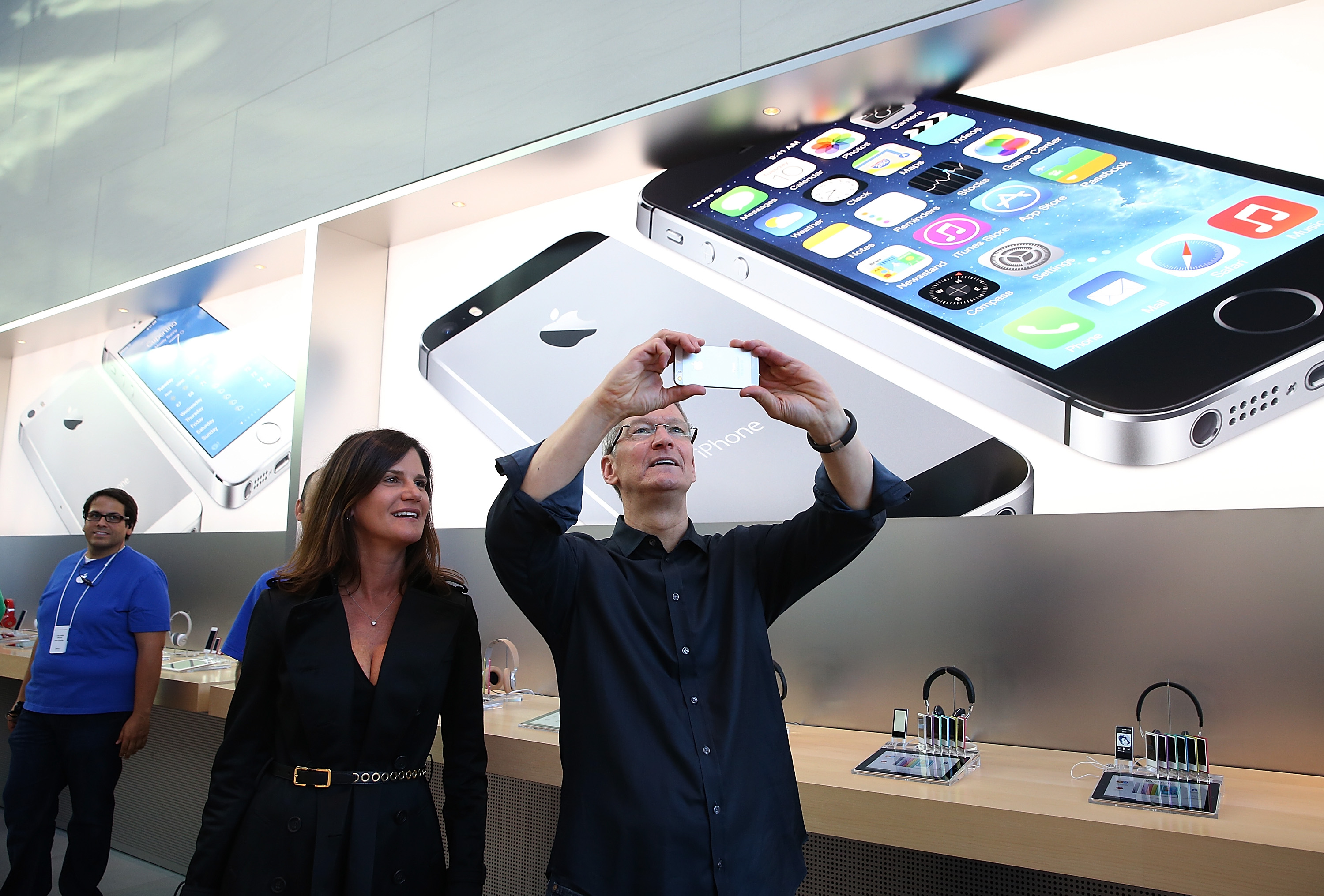 Apple's Latest iPhone Models Go On Sale Across U.S.