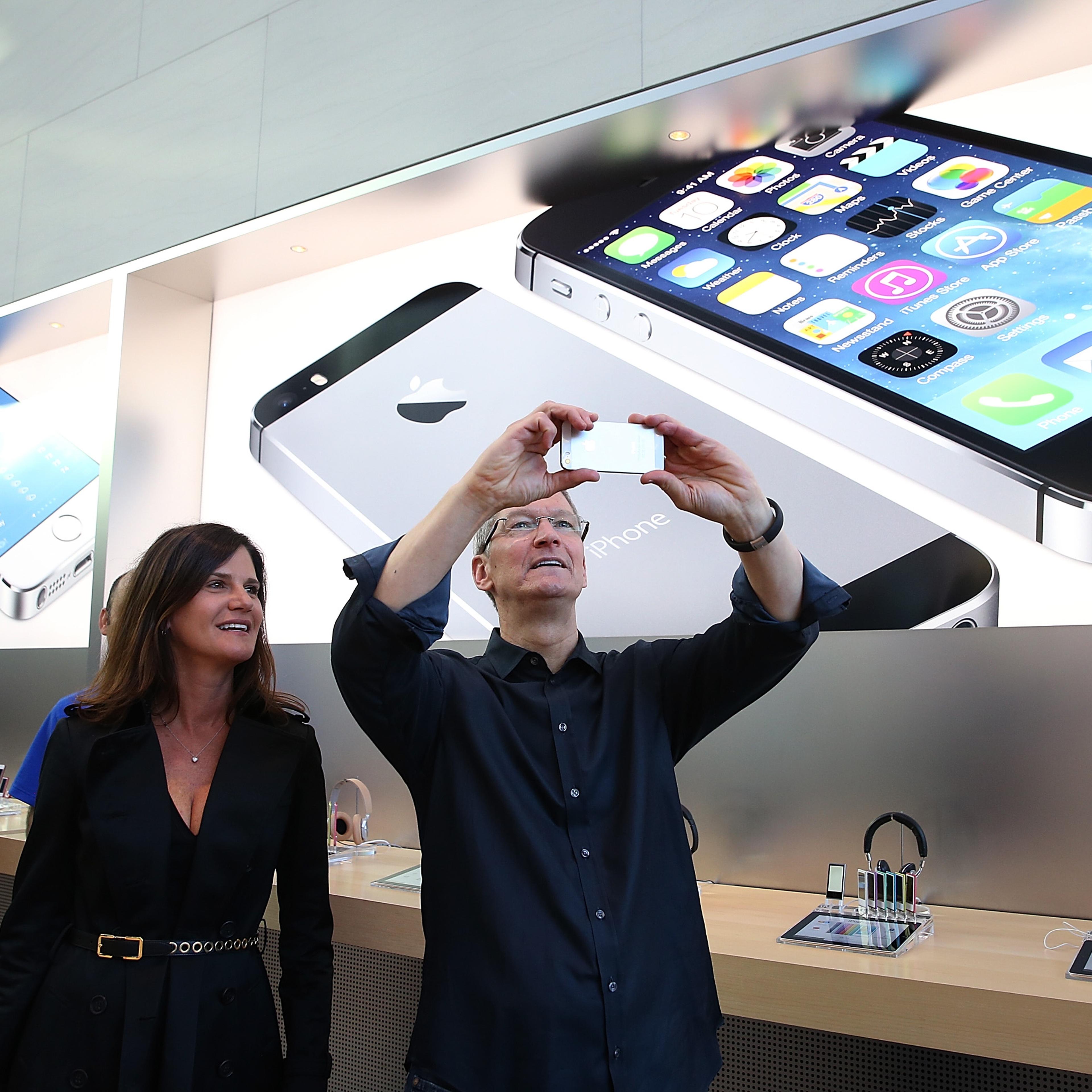Apple's Latest iPhone Models Go On Sale Across U.S.