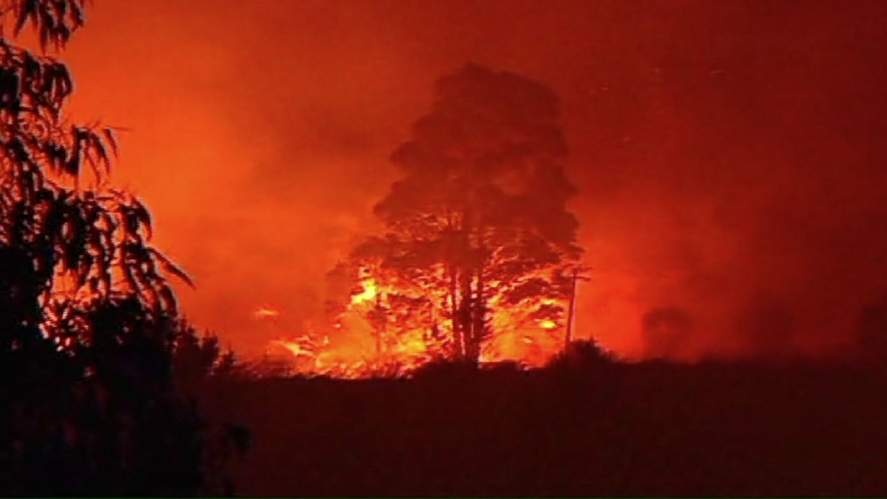 Chile's coastal blaze has left at least 16 dead and caused 10,000 people to flee their homes.