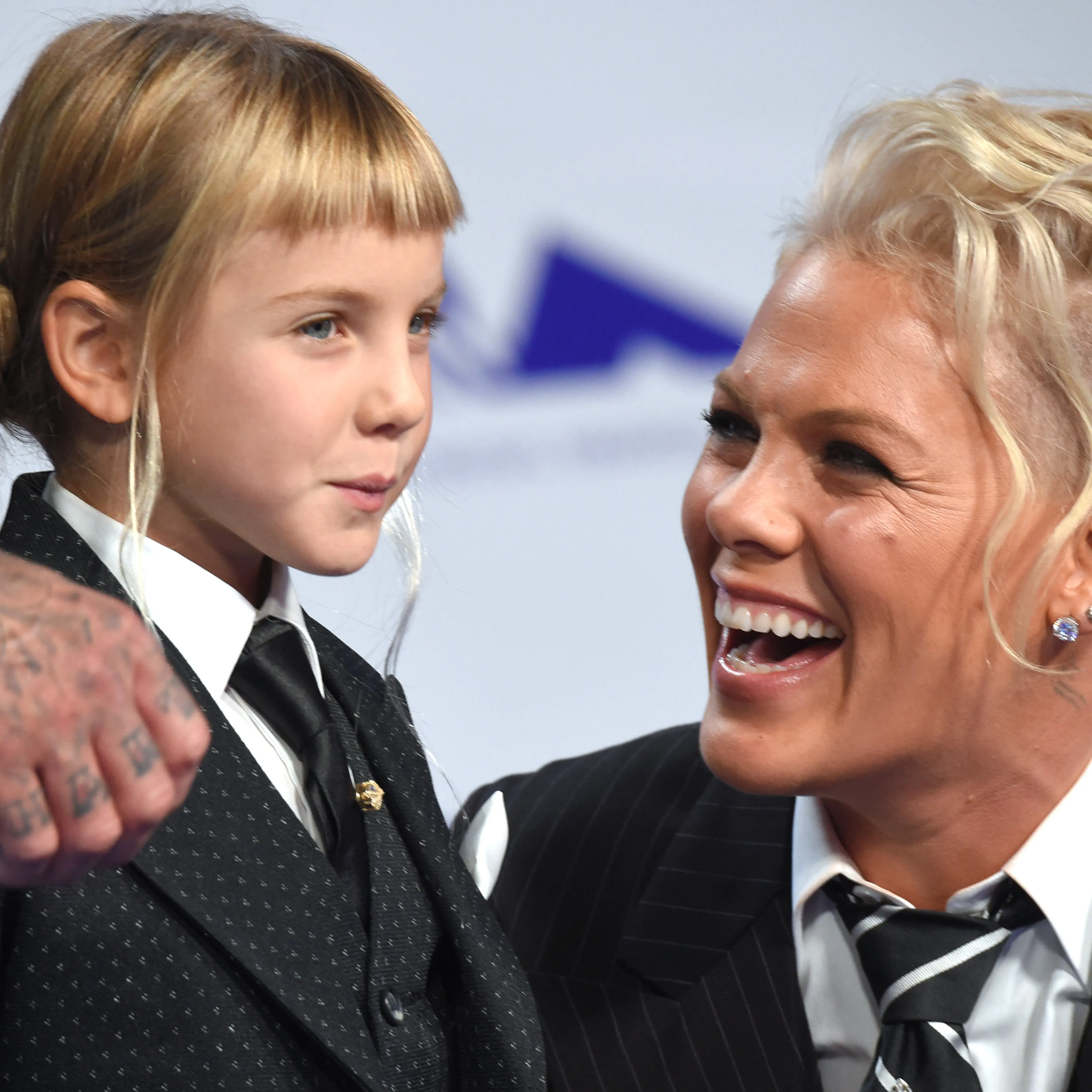 pink vma speech daughter self identity