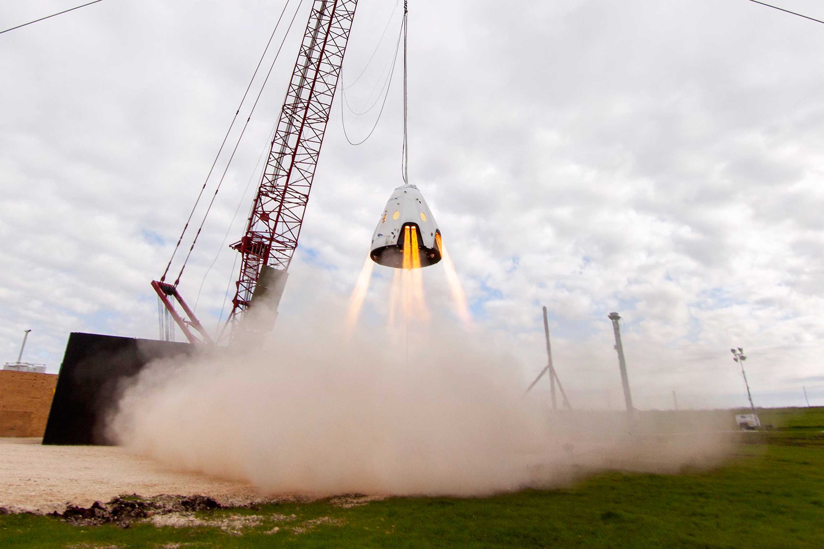 spacex-dragon-boeing-starliner-space-nasa