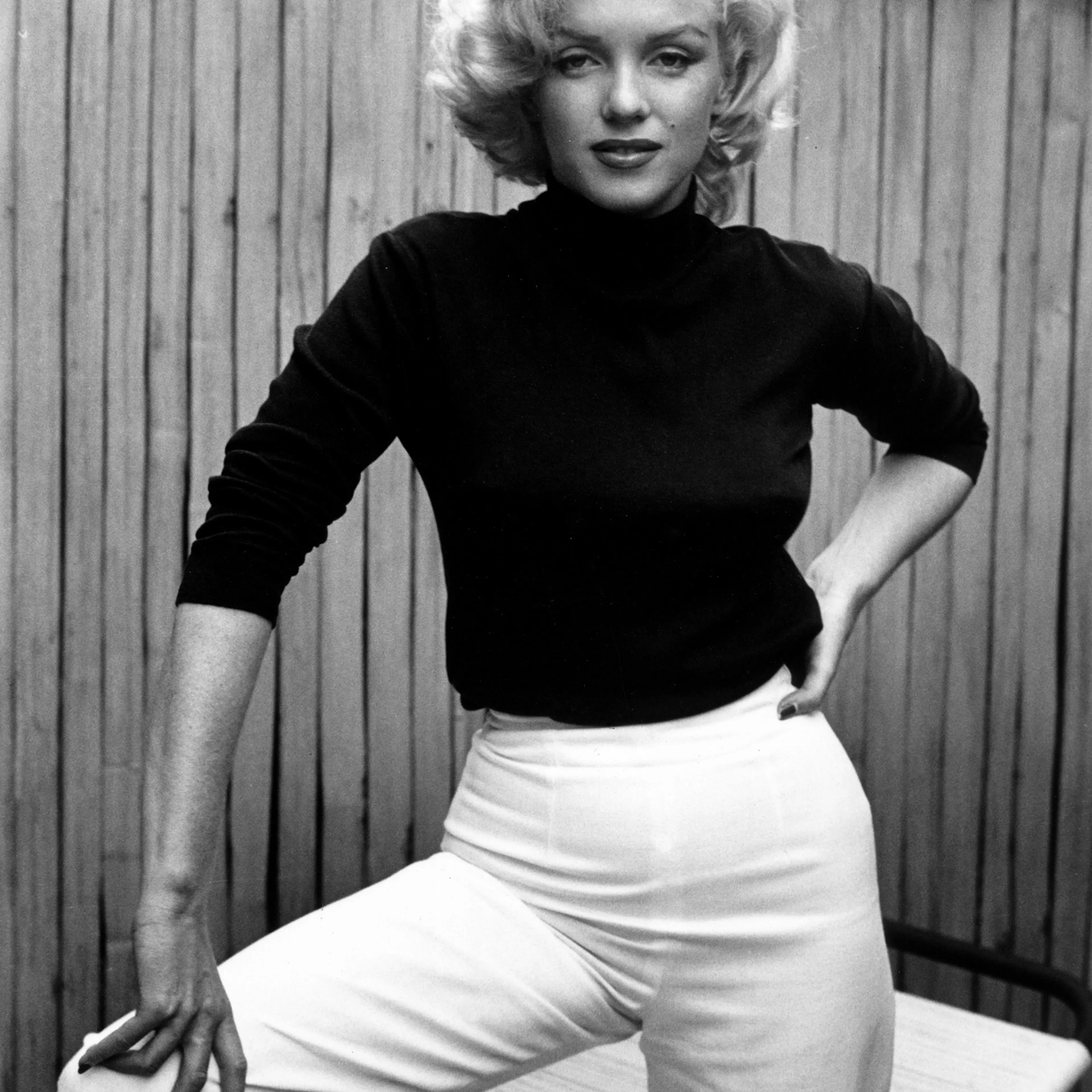 Marilyn Monroe at home, 1953.