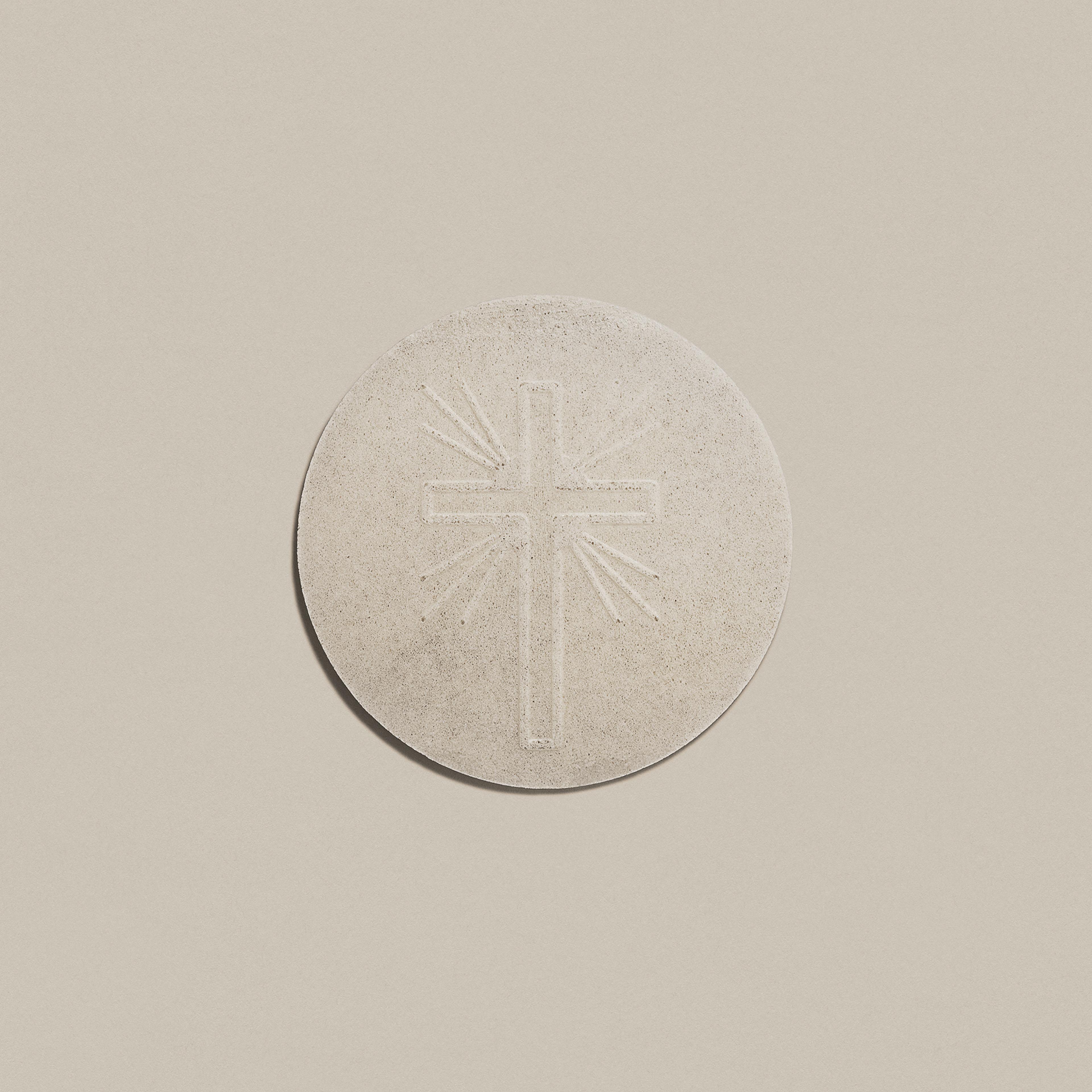 romain-baro-catholicism-hosts