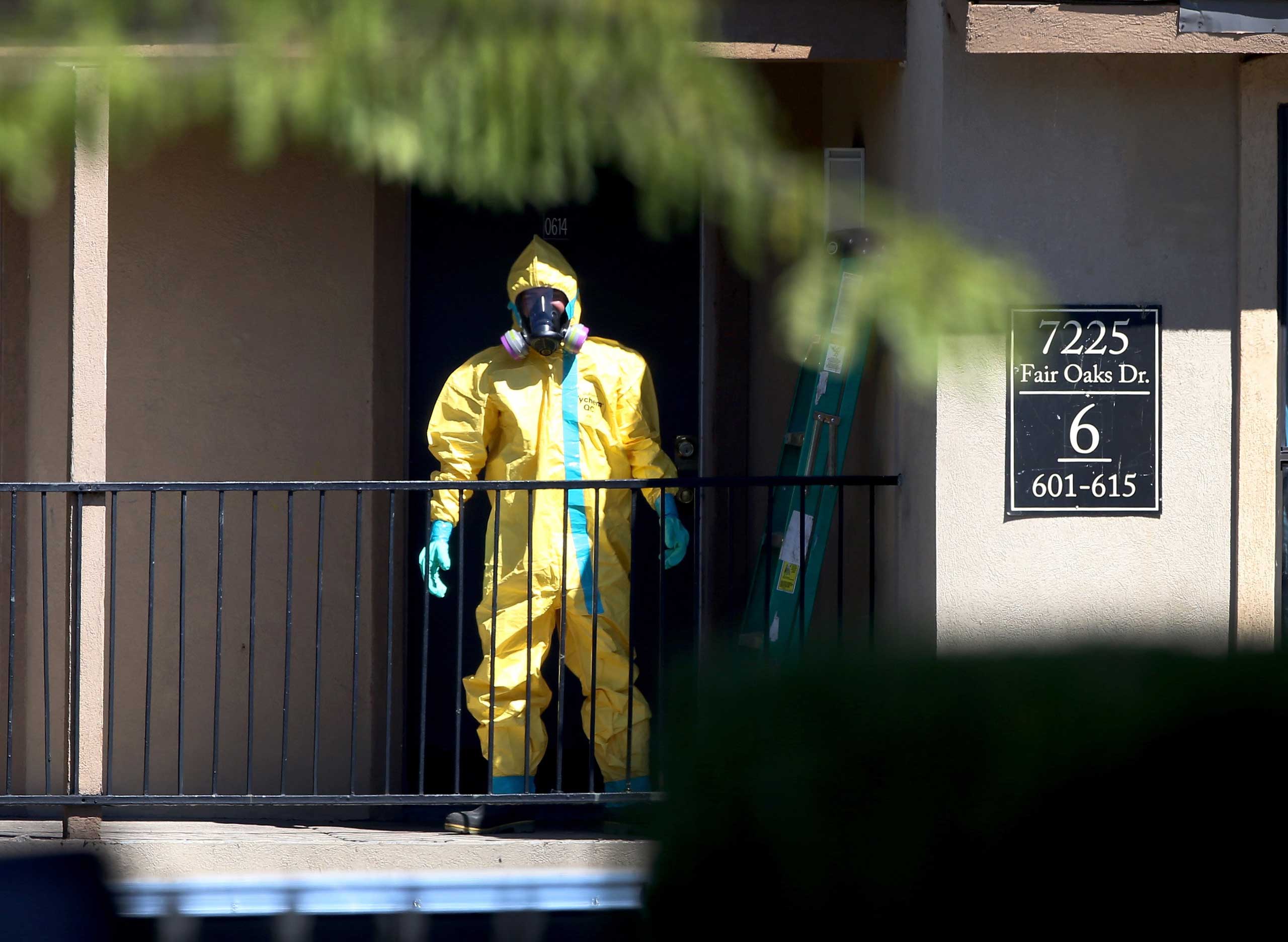 Residents Quarantined In Dallas Apartment Where Ebola Patient Had Stayed