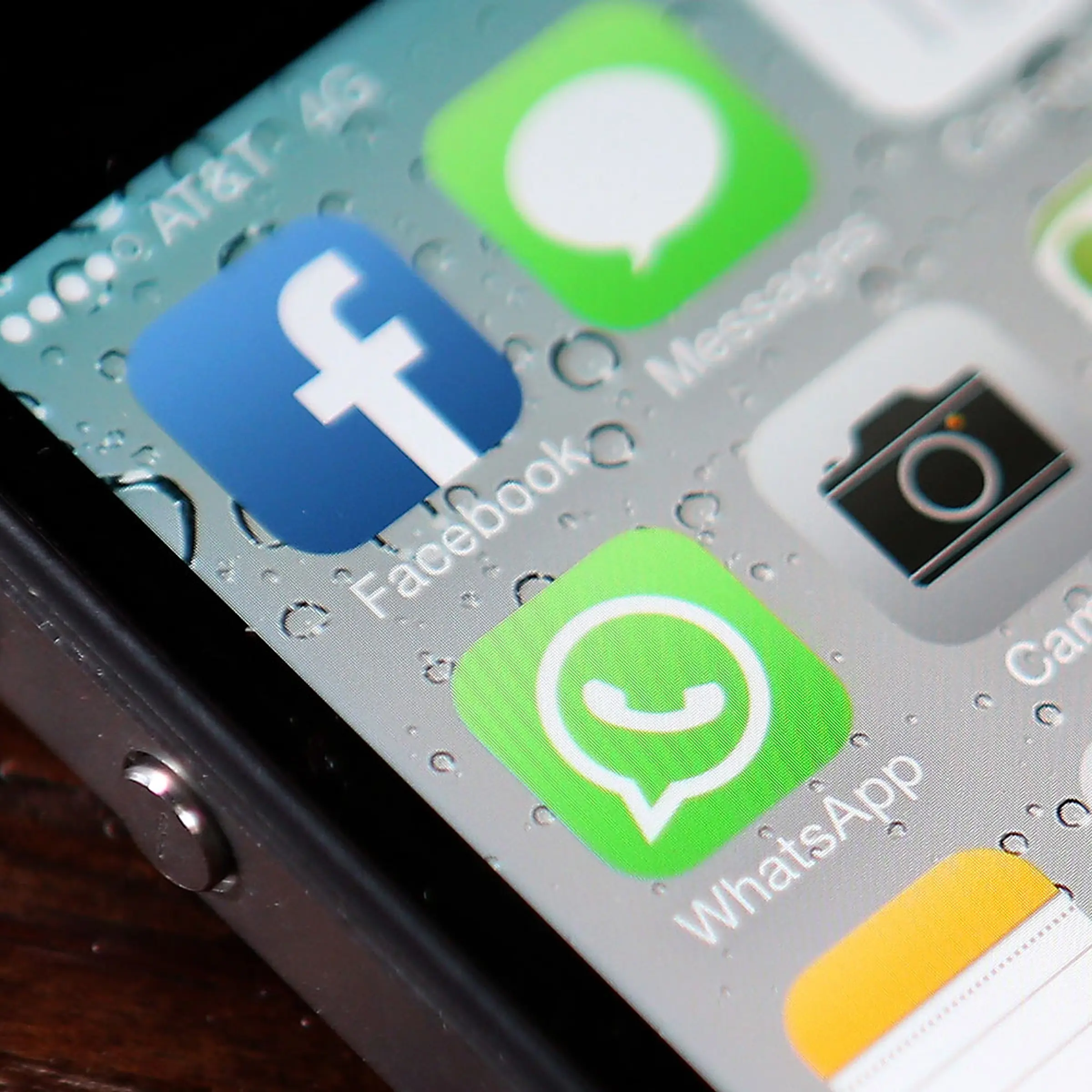 Fackbook Acquires WhatsApp For $16 Billion
