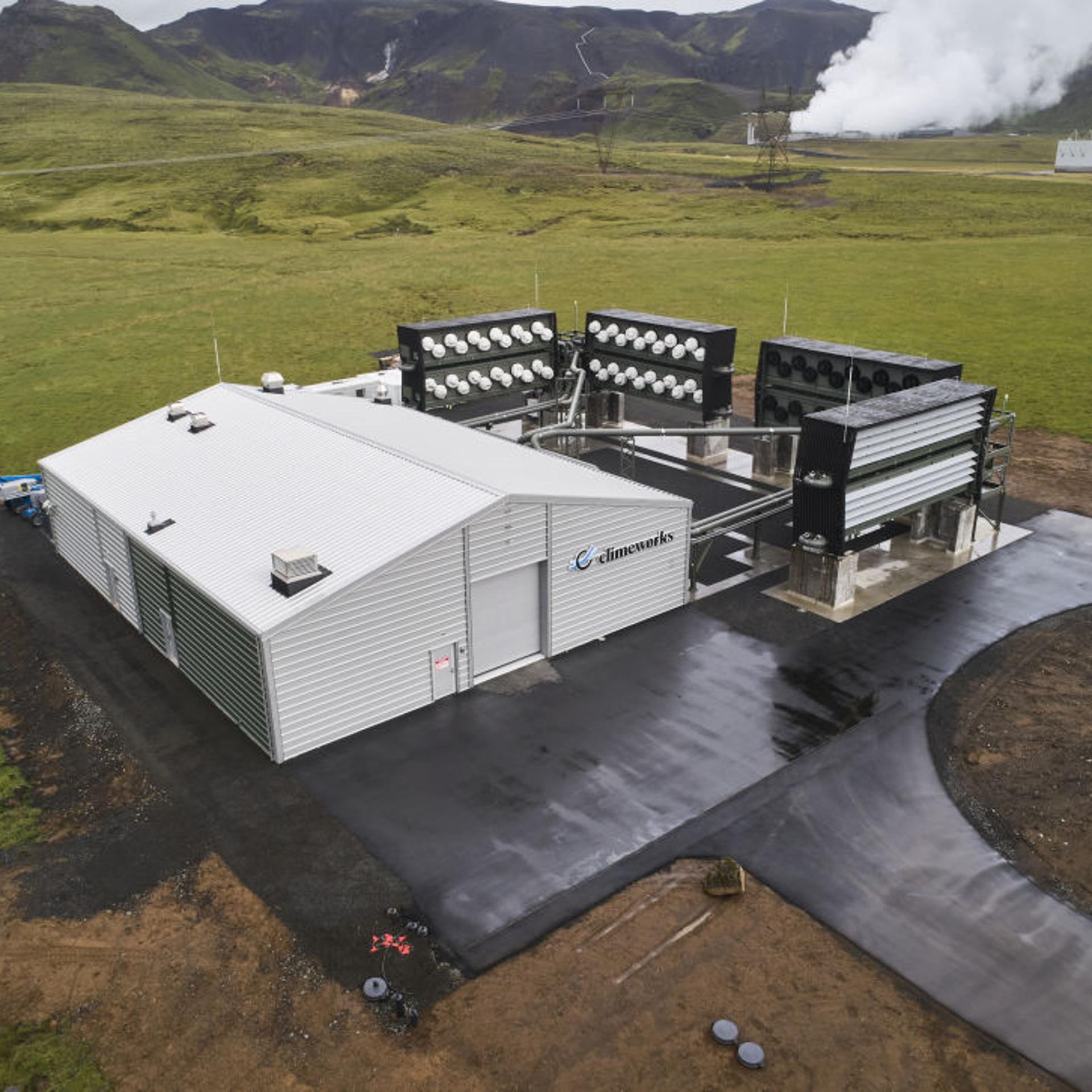 World's Largest Carbon-Sucking Plant Starts Making Tiny Dent in Emissions