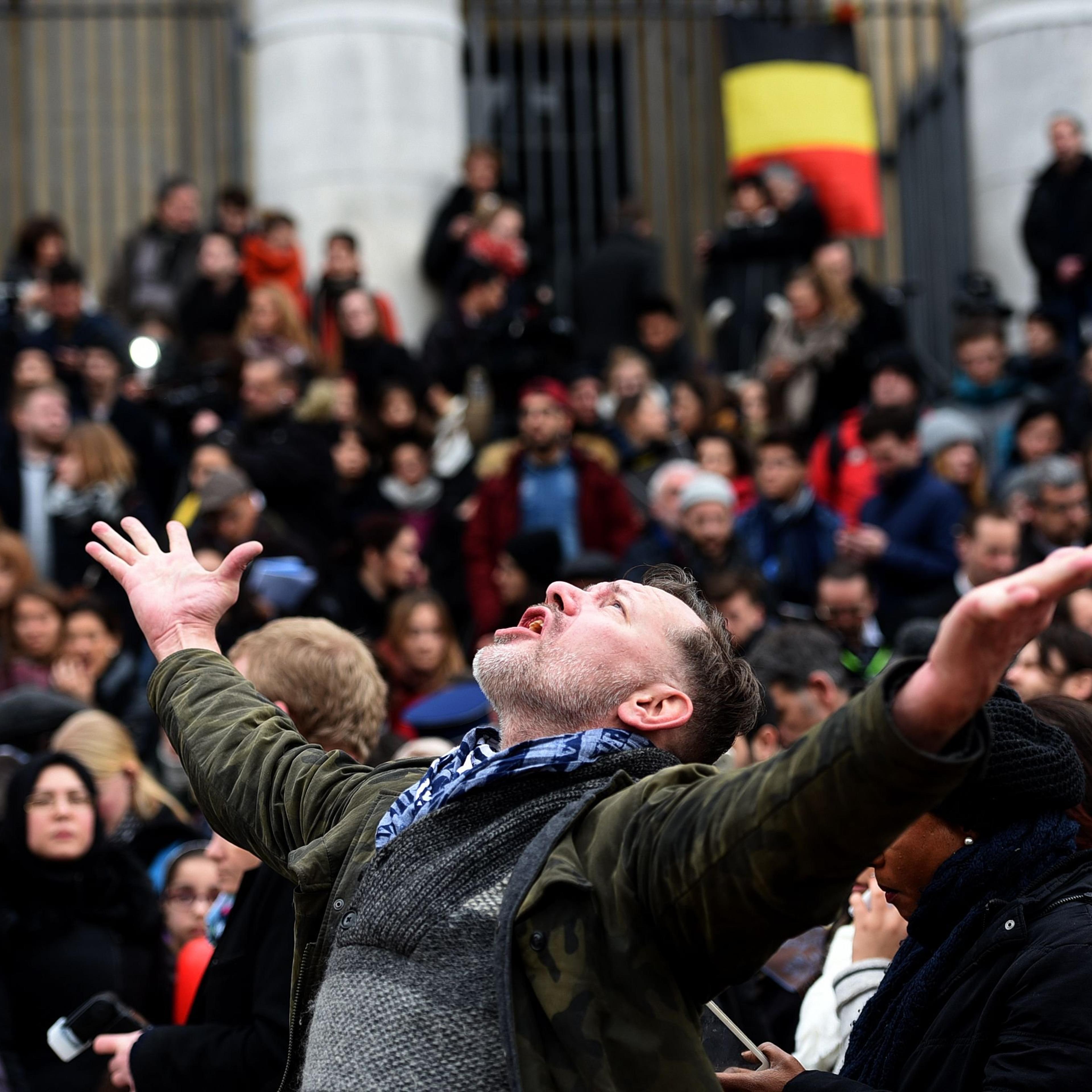 TOPSHOT-BELGIUM-ATTACKS-SILENCE