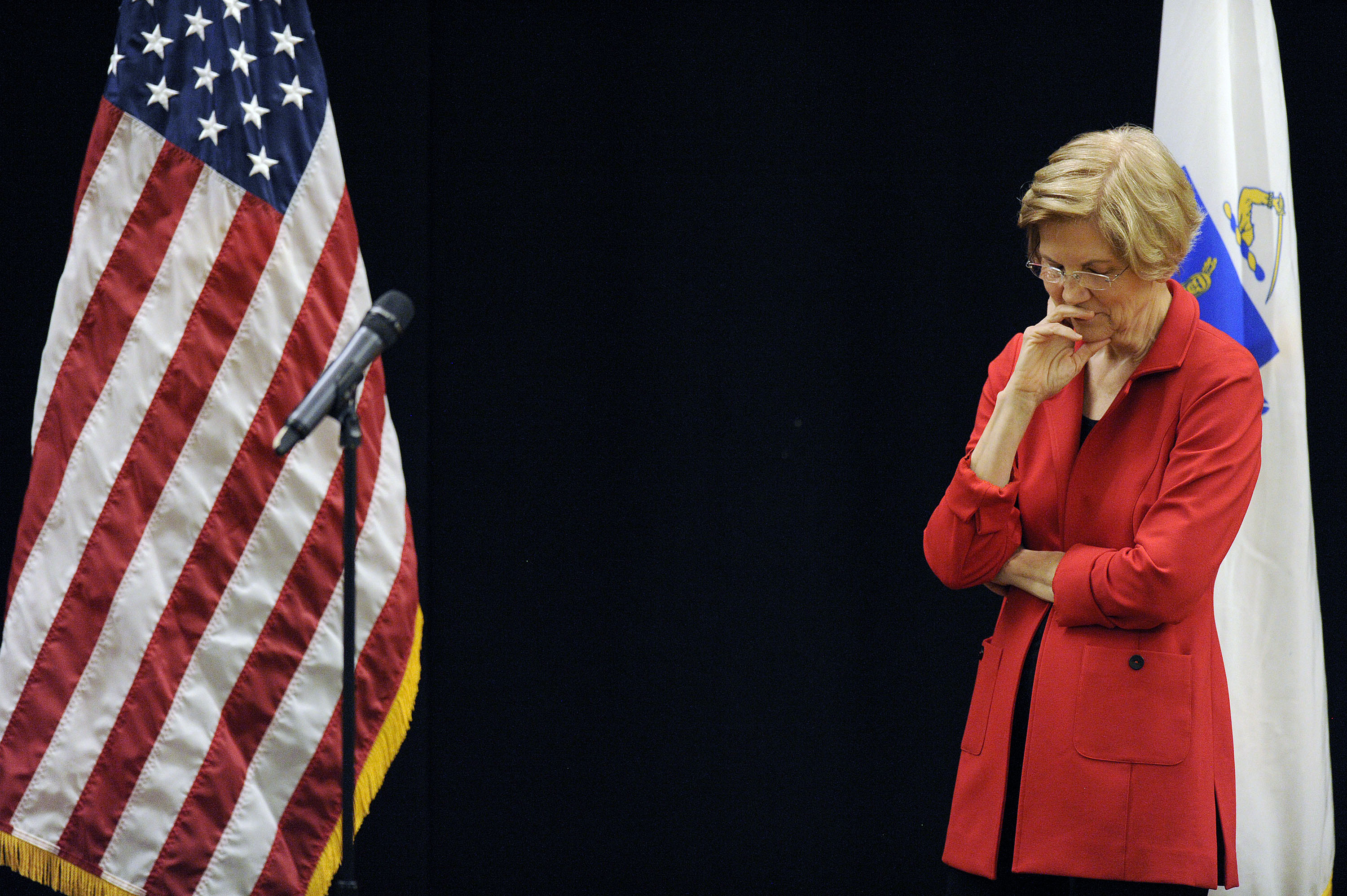 US-POLITICS-WARREN-TOWN_HALL