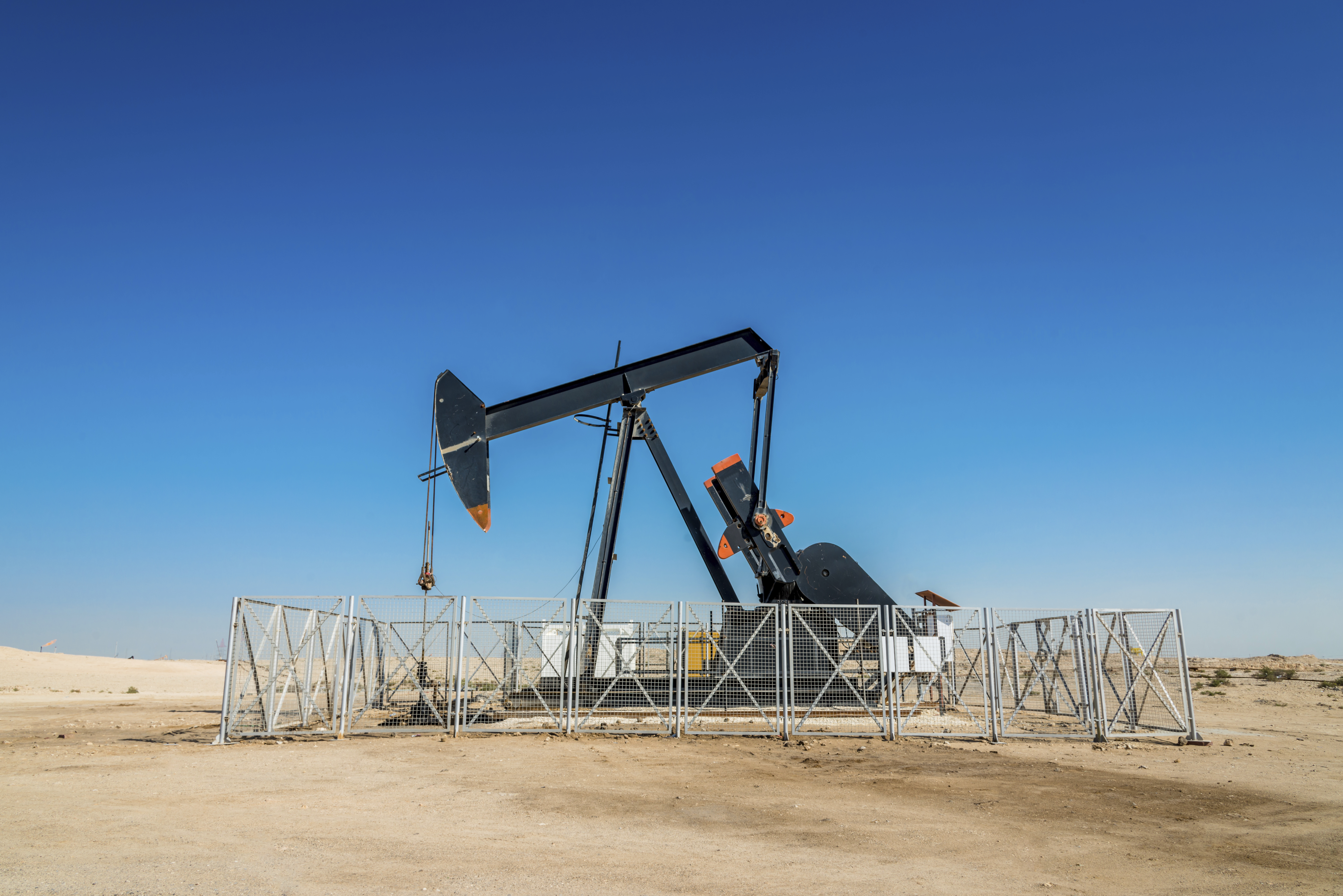 oil-industry-well-pumping