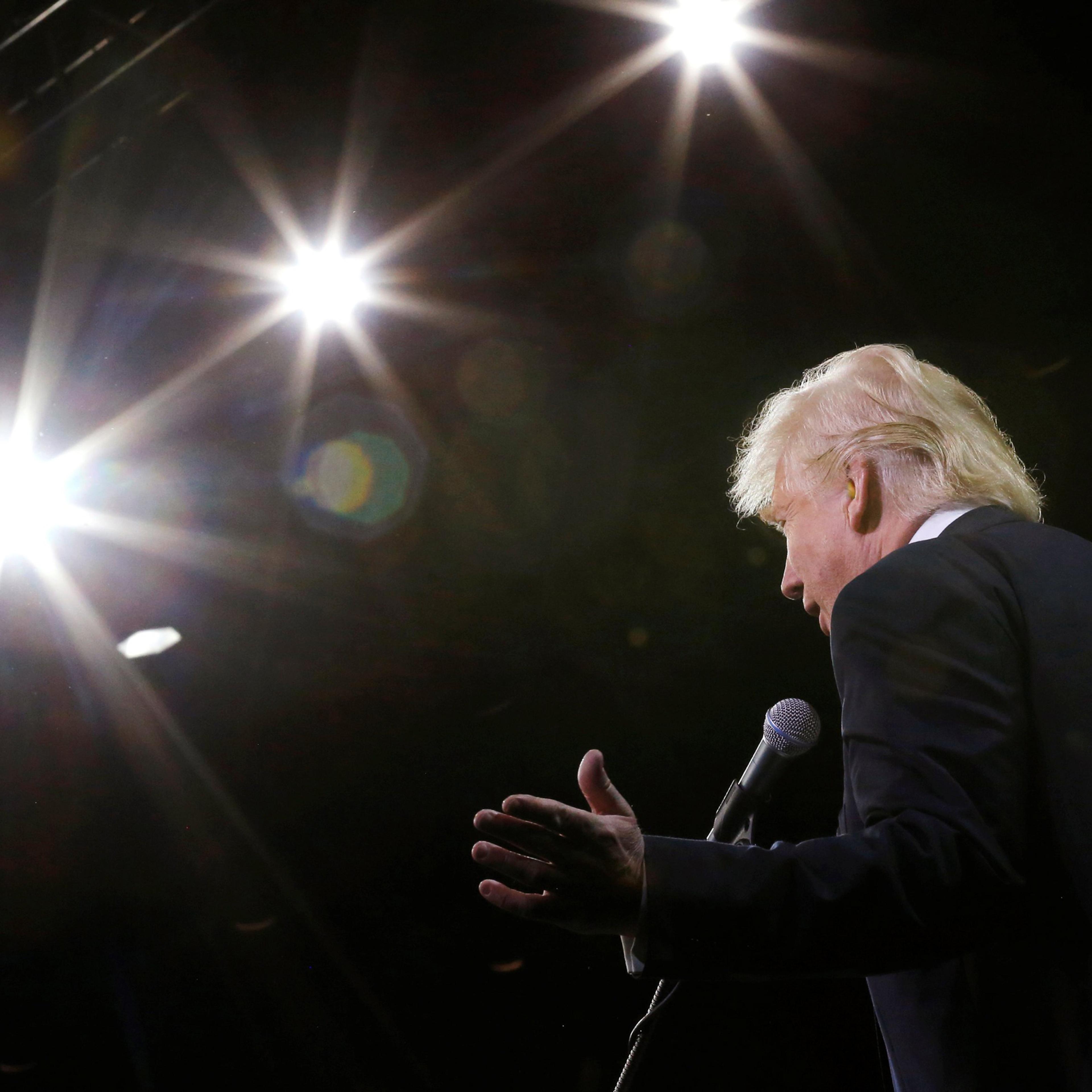 Republican U.S. presidential candidate Donald Trump holds a rally with supporters in Fresno, California, U.S. May 27, 2016. REUTERS/Jonathan Ernst