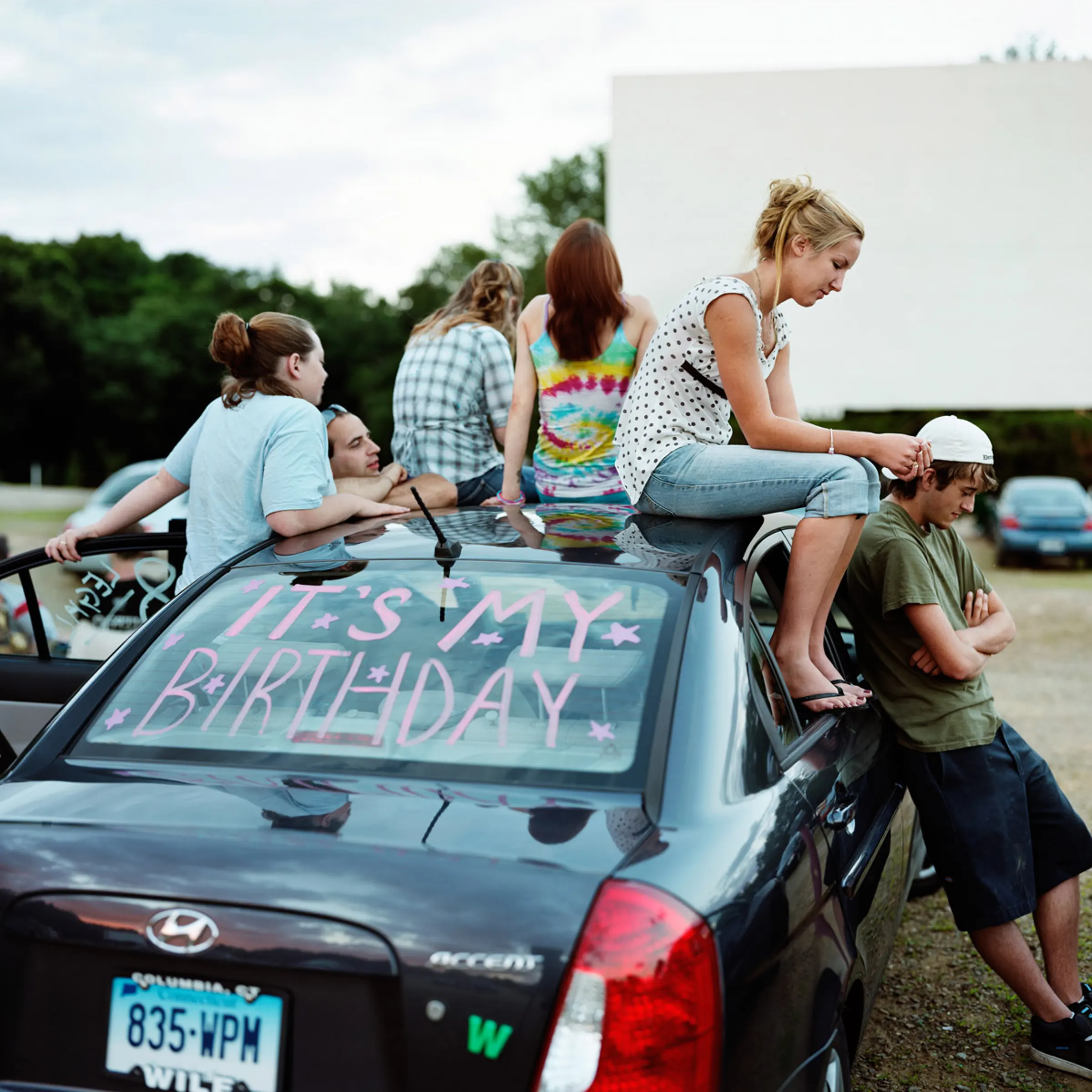 Teenagers waiting for release of the next installment in the Twilight Saga, <em>Eclipse</em>