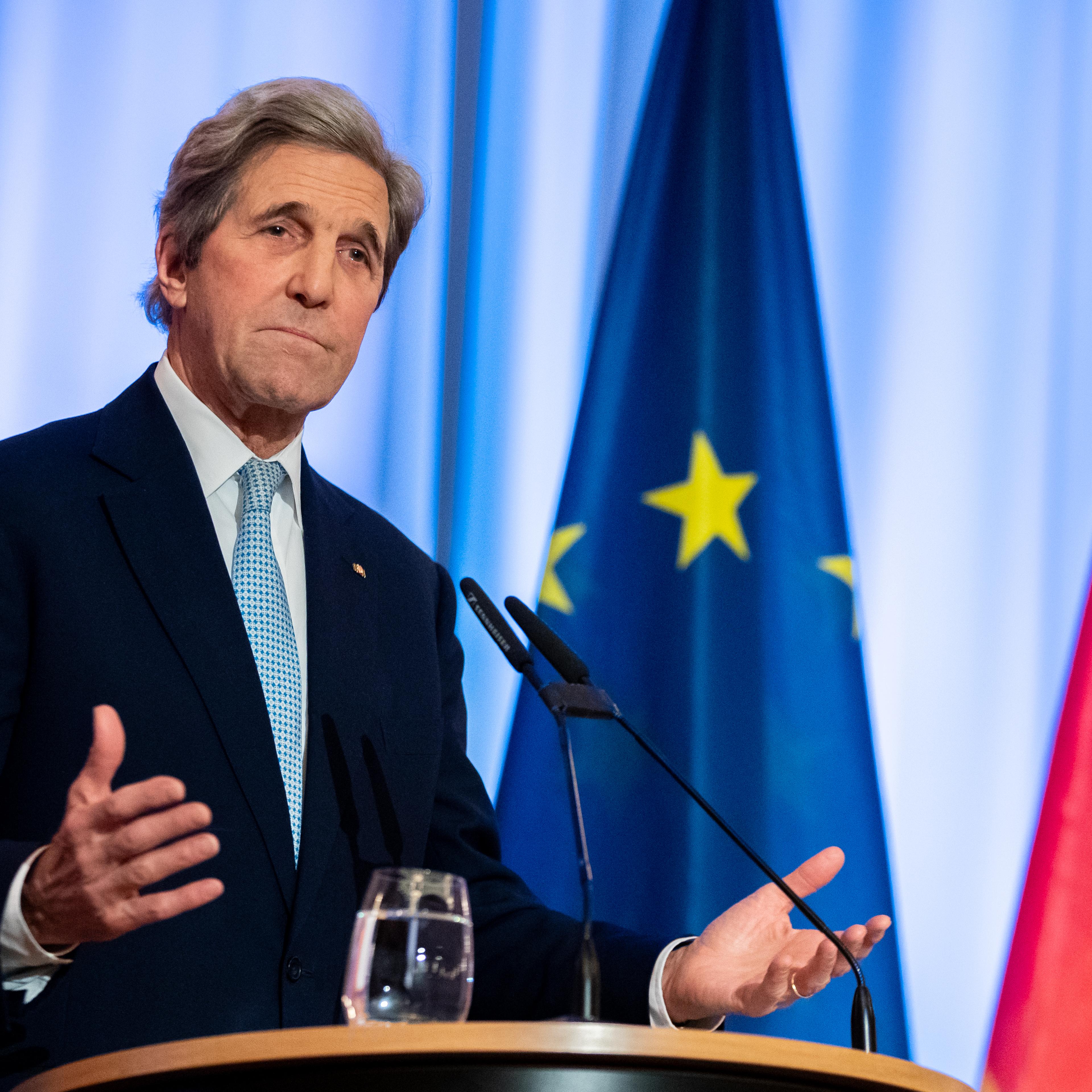 Kerry receives Otto Hahn Peace Medal 2018 in Berlin