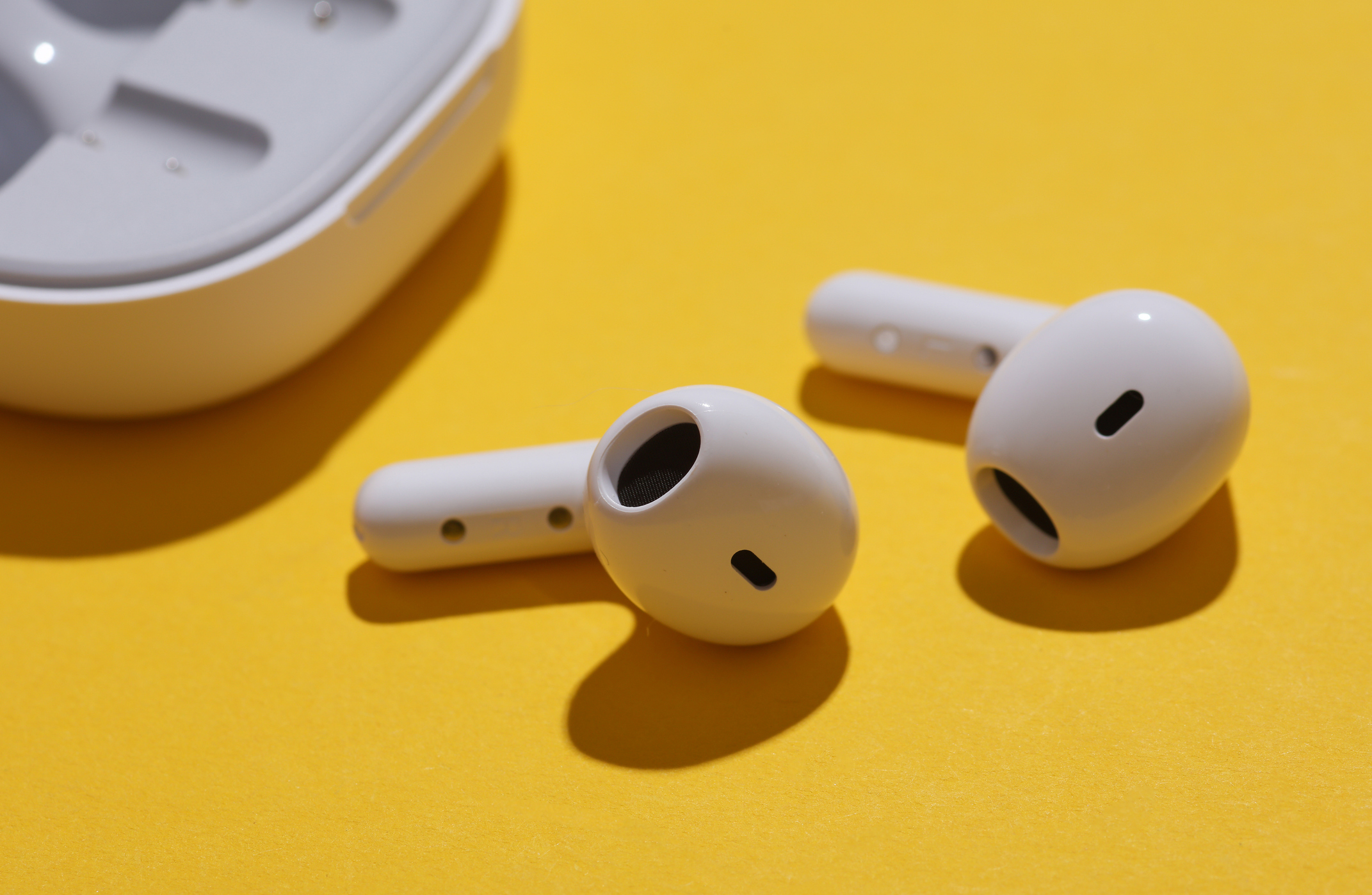The Case Against Wearing Headphones in Public