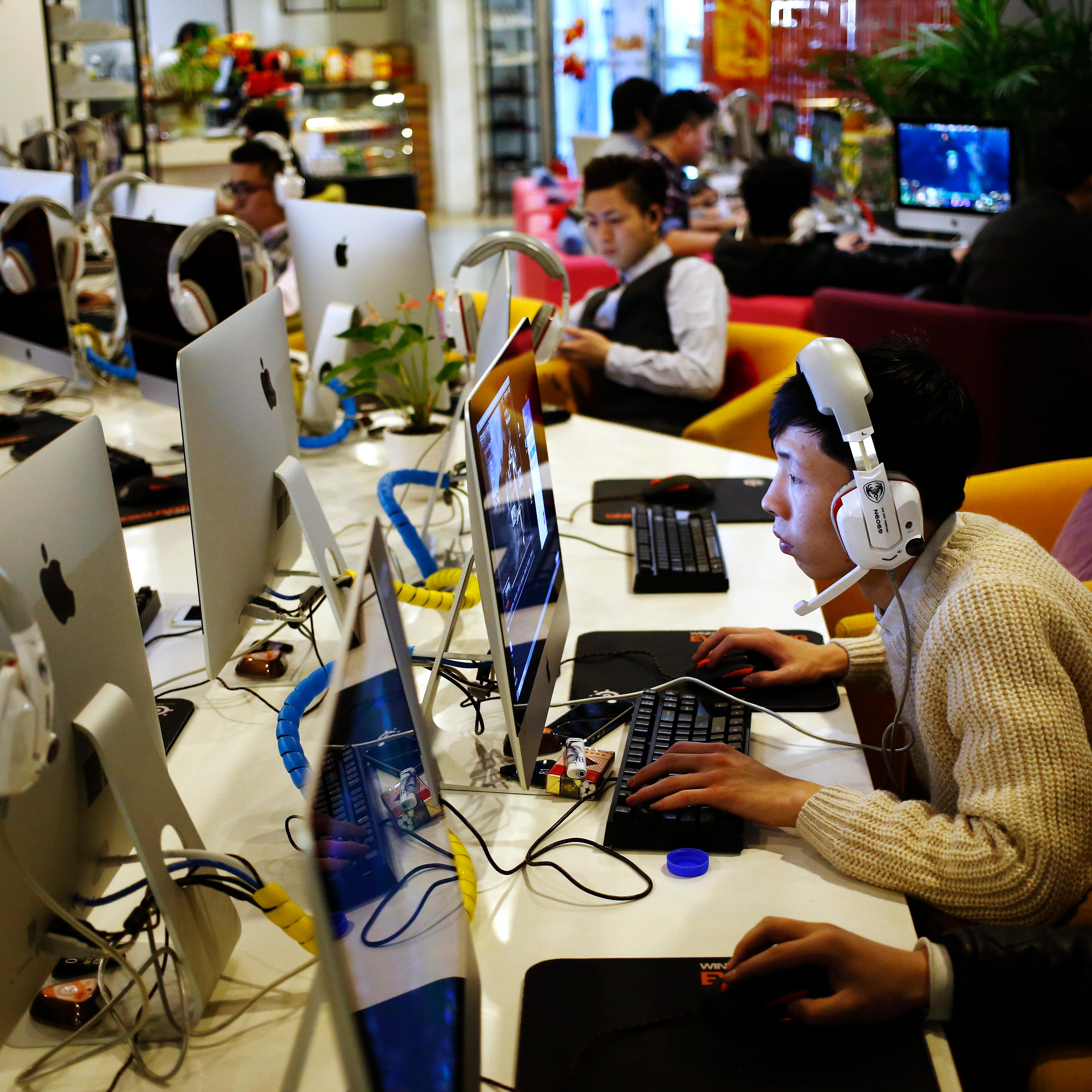 Chinese internet officials defend private networks crackdown
