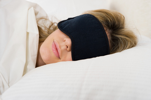woman-sleeping=eye-mask