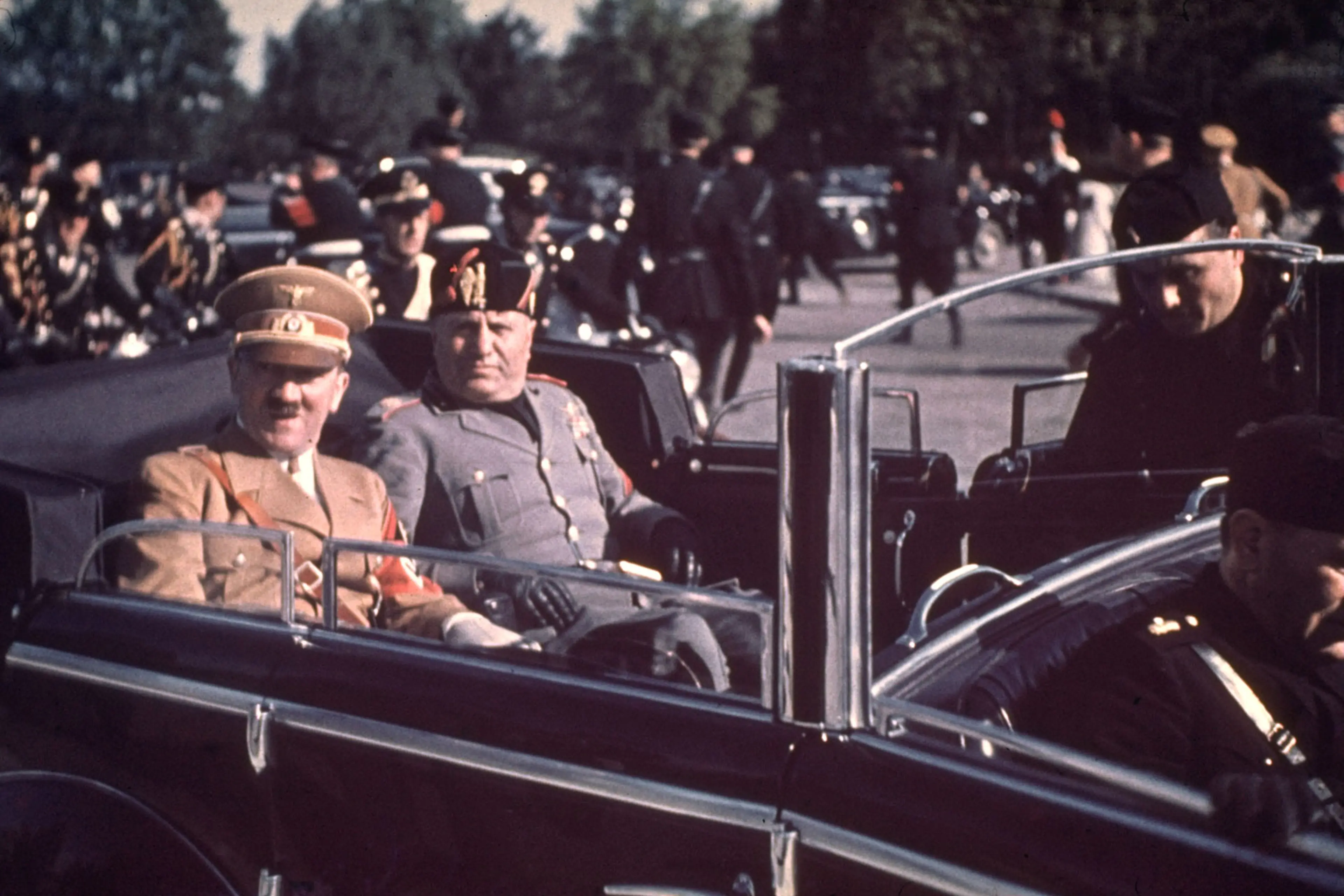 Hitler And Mussolini In 1938 Color Photos Of Europe s Warmongers hitler-and-mussolini-in-1938-color-photos-of-europe-s-warmongers
