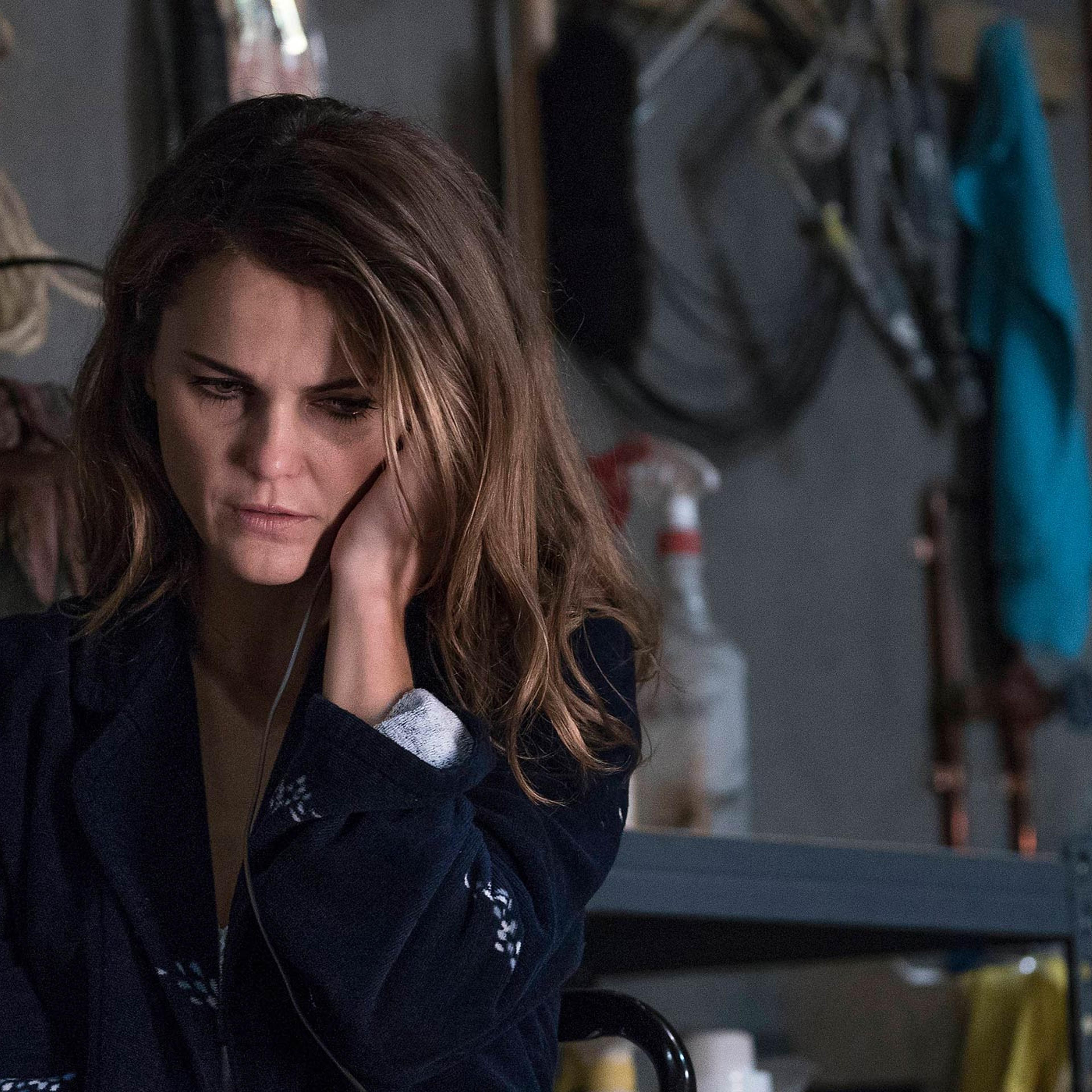 THE AMERICANS -- "EST Men" Episode 301 -- Pictured: Keri Russell as Elizabeth Jennings. CR: Michael Parmelee/FX