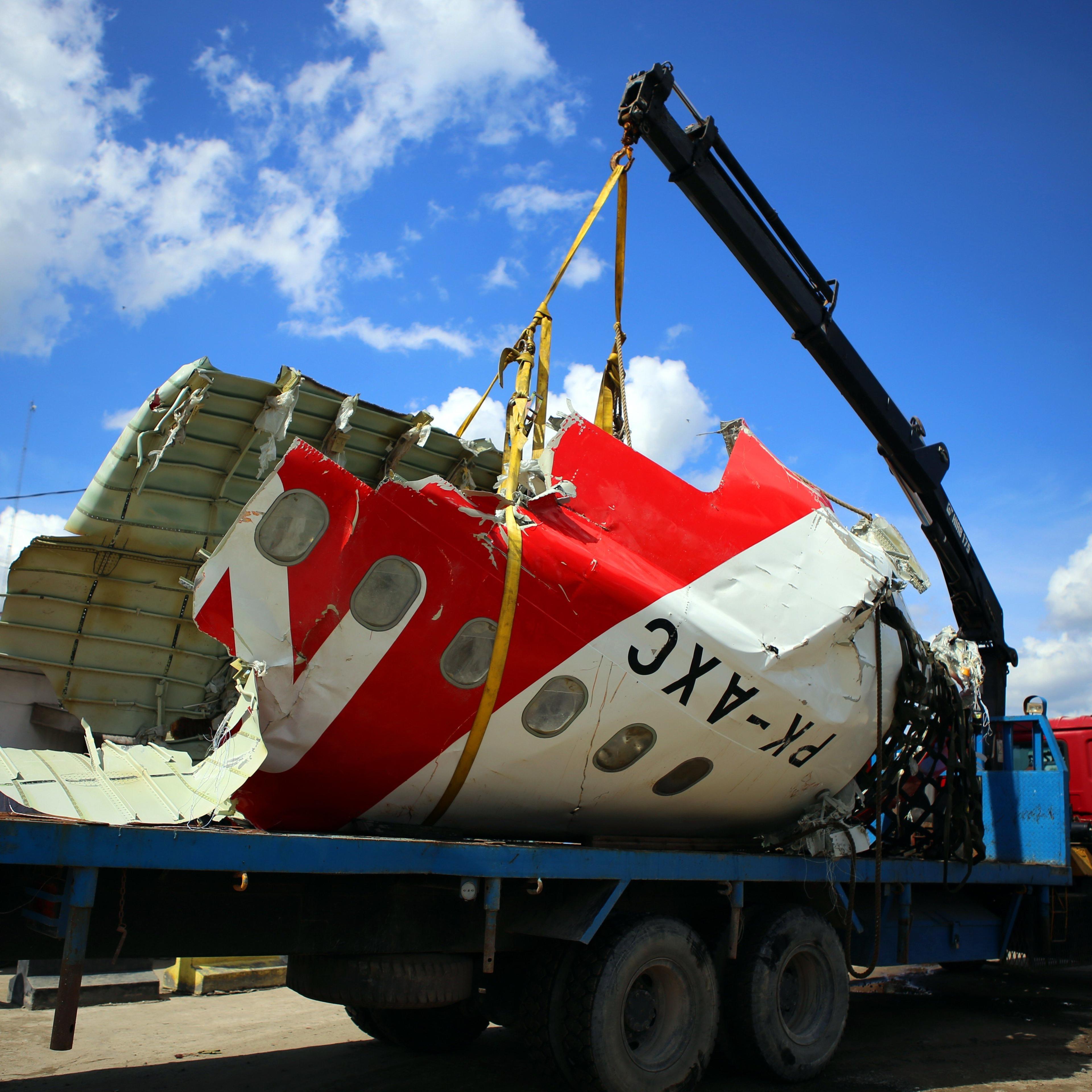 AirAsia aircraft tail storage is recovered