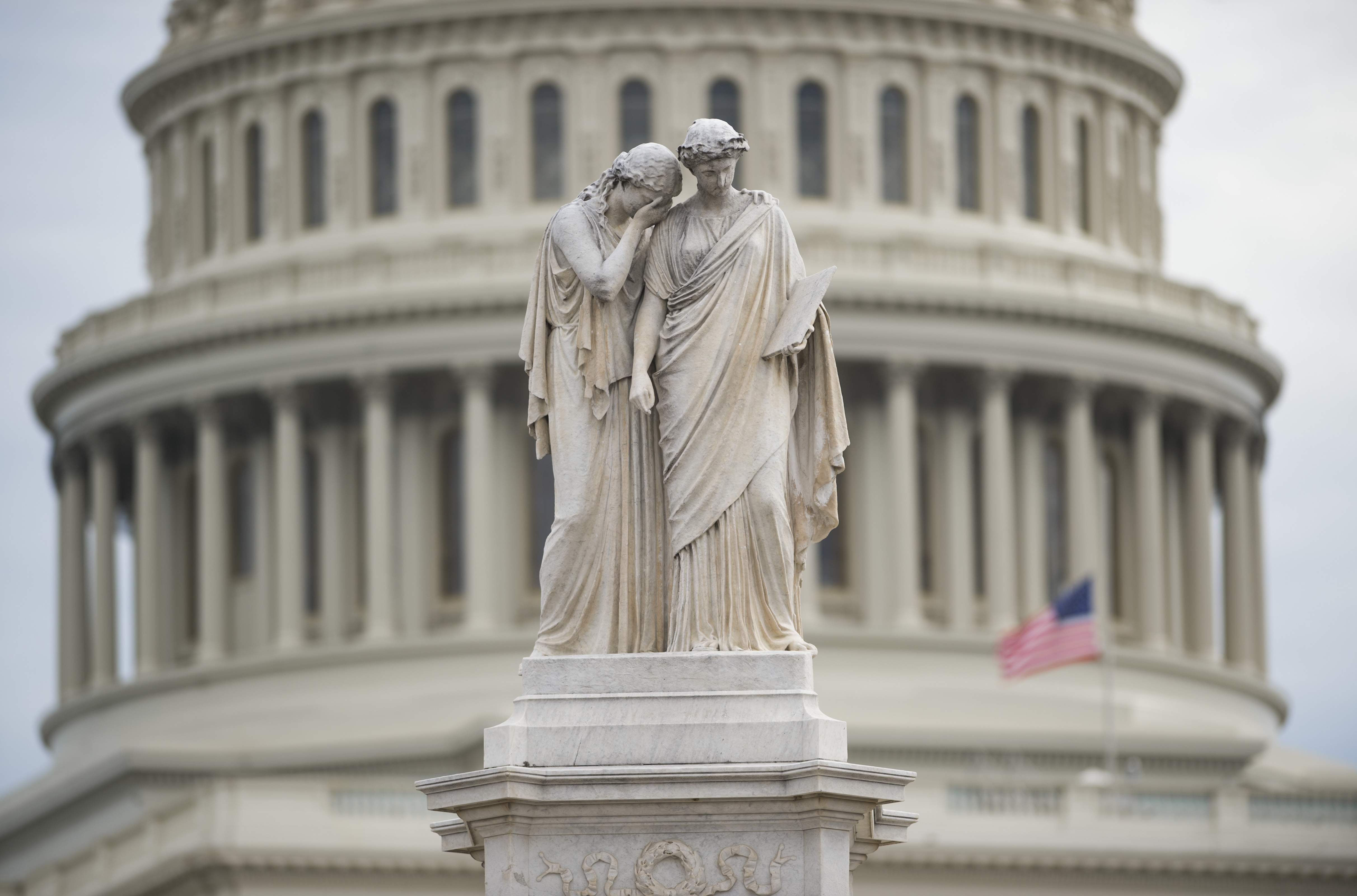 US-SHOOTING-SCHOOL-POLITICS