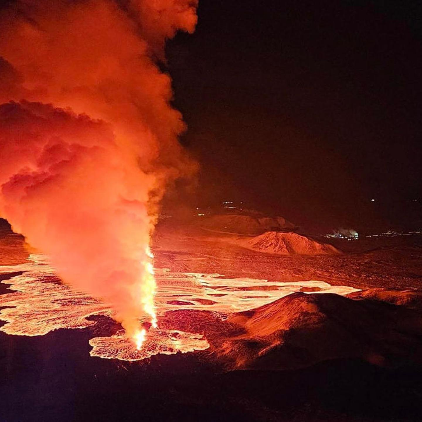 TOPSHOT-ICELAND-VOLCANO