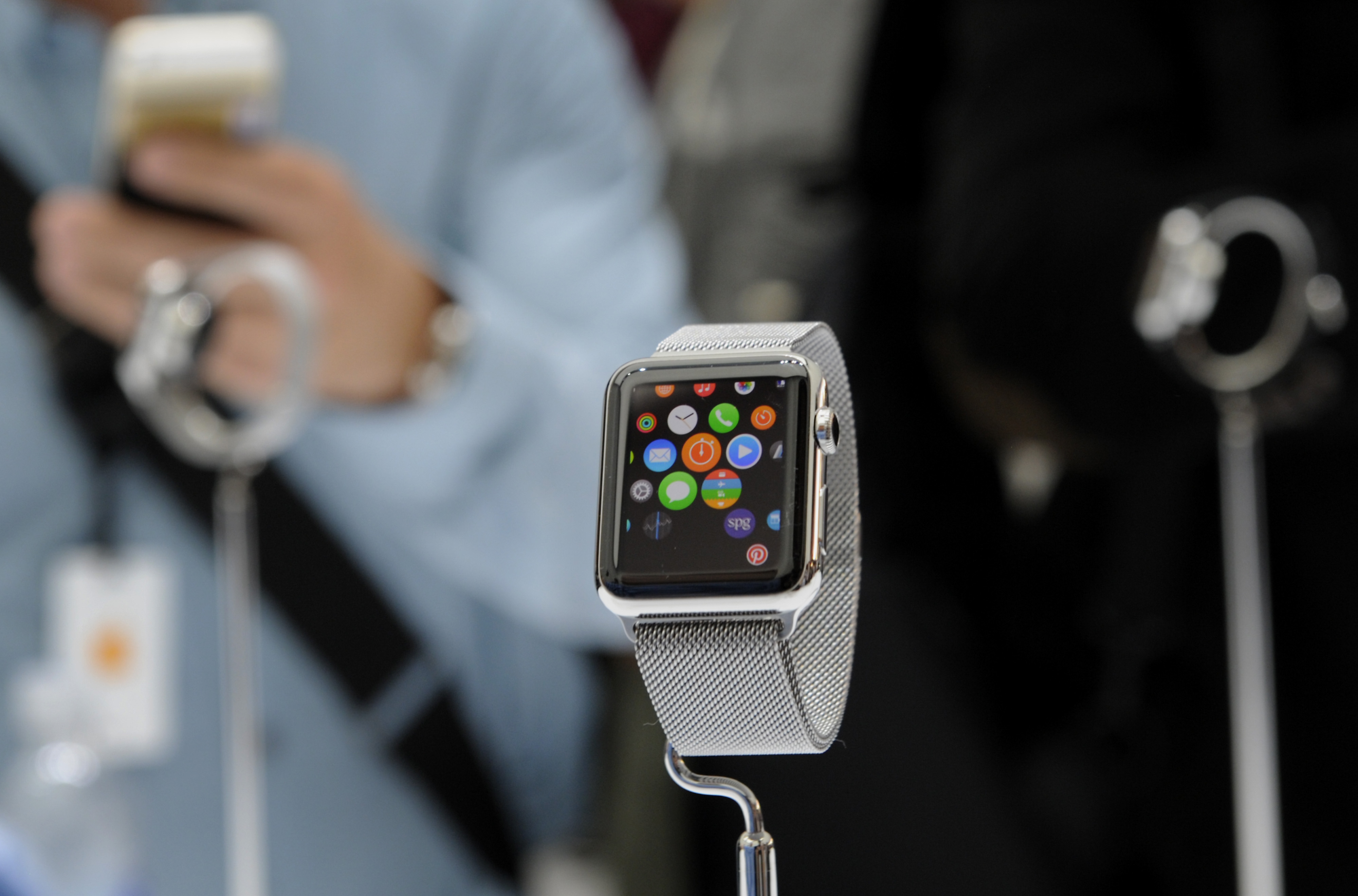Apple Inc. Reveals Bigger-Screen iPhones Alongside Wearables