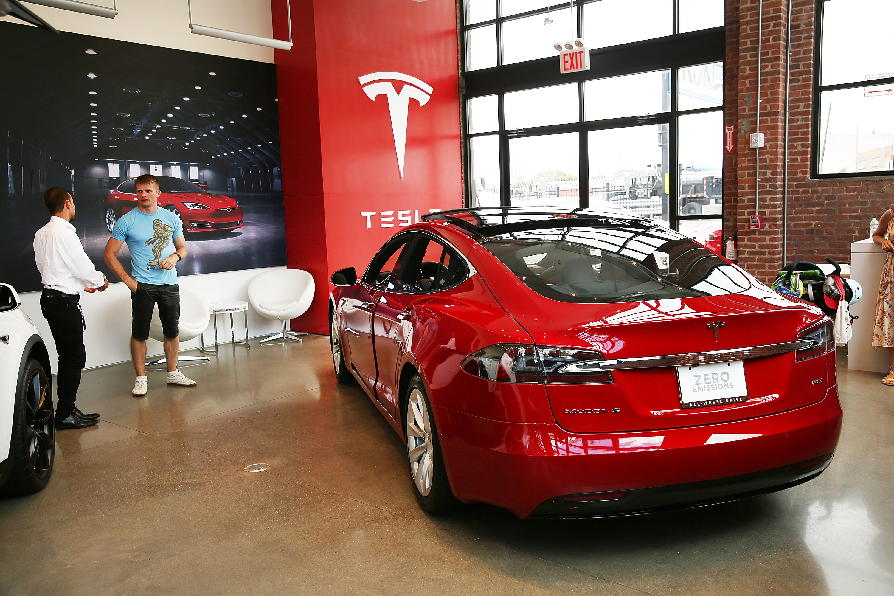 Investigation Continues Into Tesla Driver's Death While In Autopilot Mode