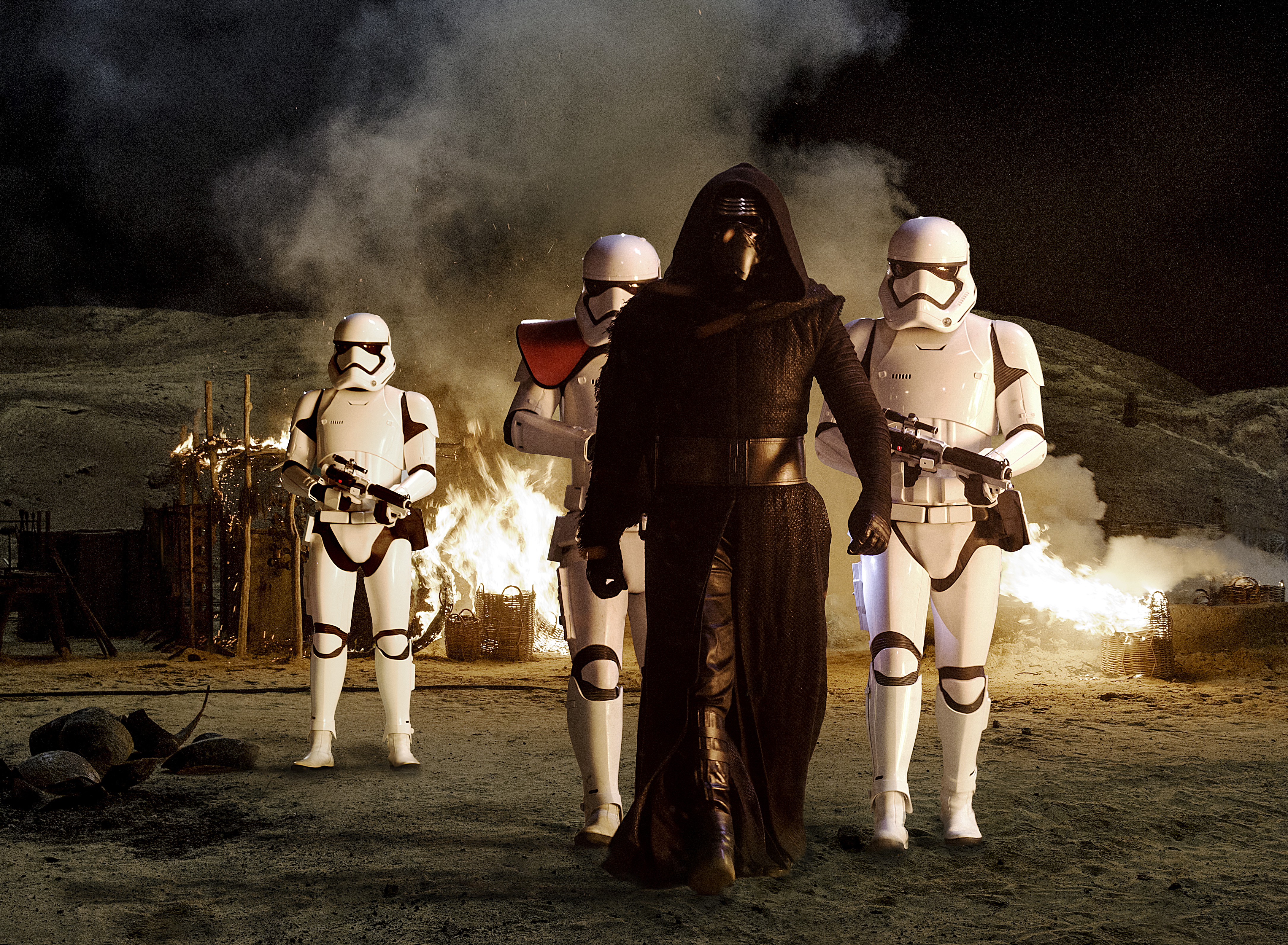 Star Wars: The Force AwakensKylo Ren (Adam Driver) with StormtroopersPh: David James©Lucasfilm 2015