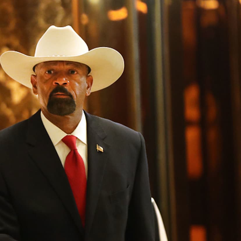 Milwaukee County Sheriff David Clarke leaves Trump Tower on November 28, 2016 in New York City.