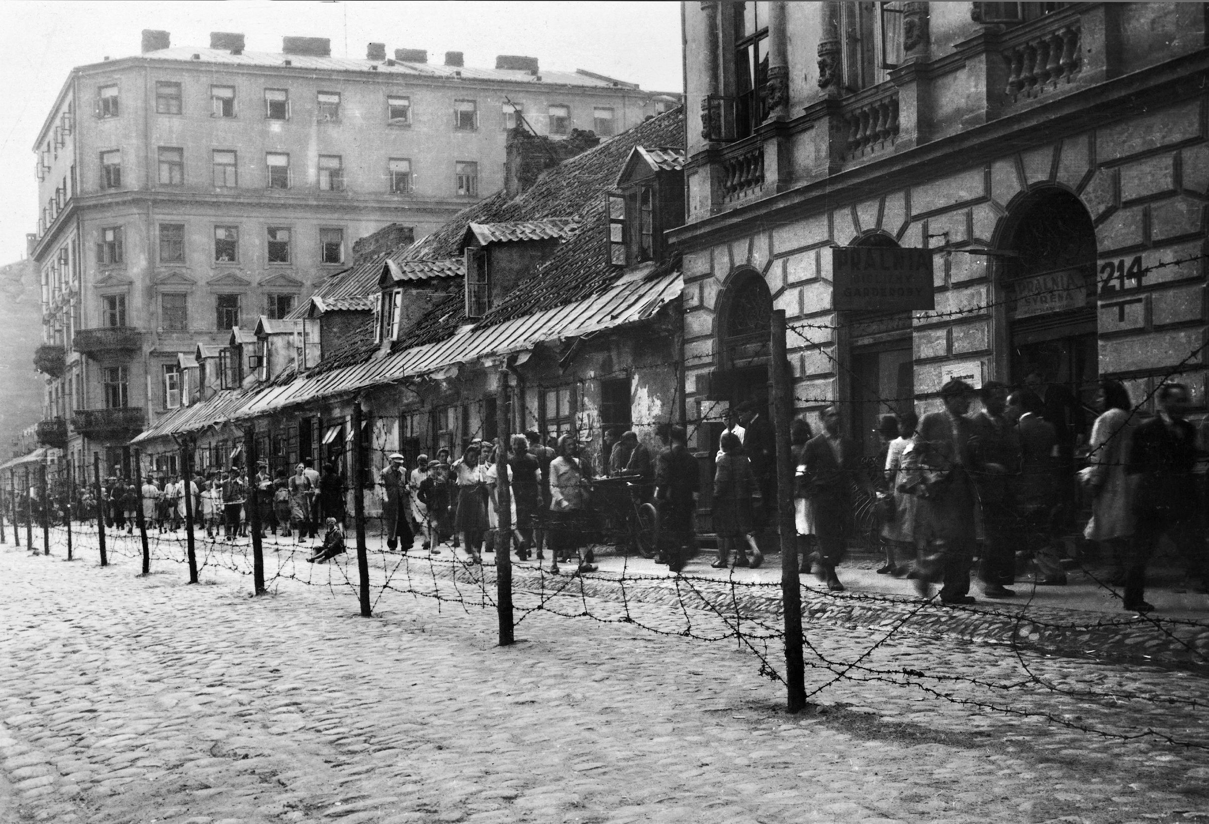 Warsaw Ghetto 1940-1943