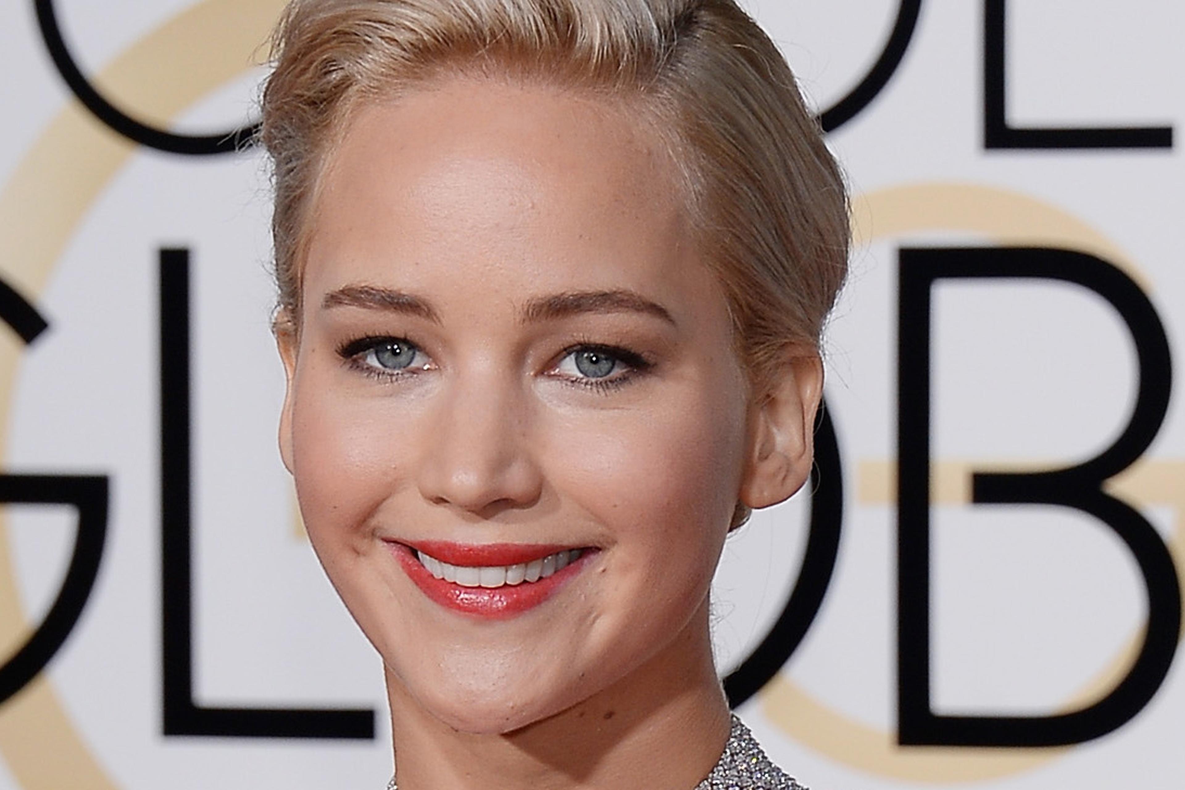 Jennifer Lawrence arrives to the 73rd Annual Golden Globe Awards held on Jan. 10, 2016 in Beverly Hills.