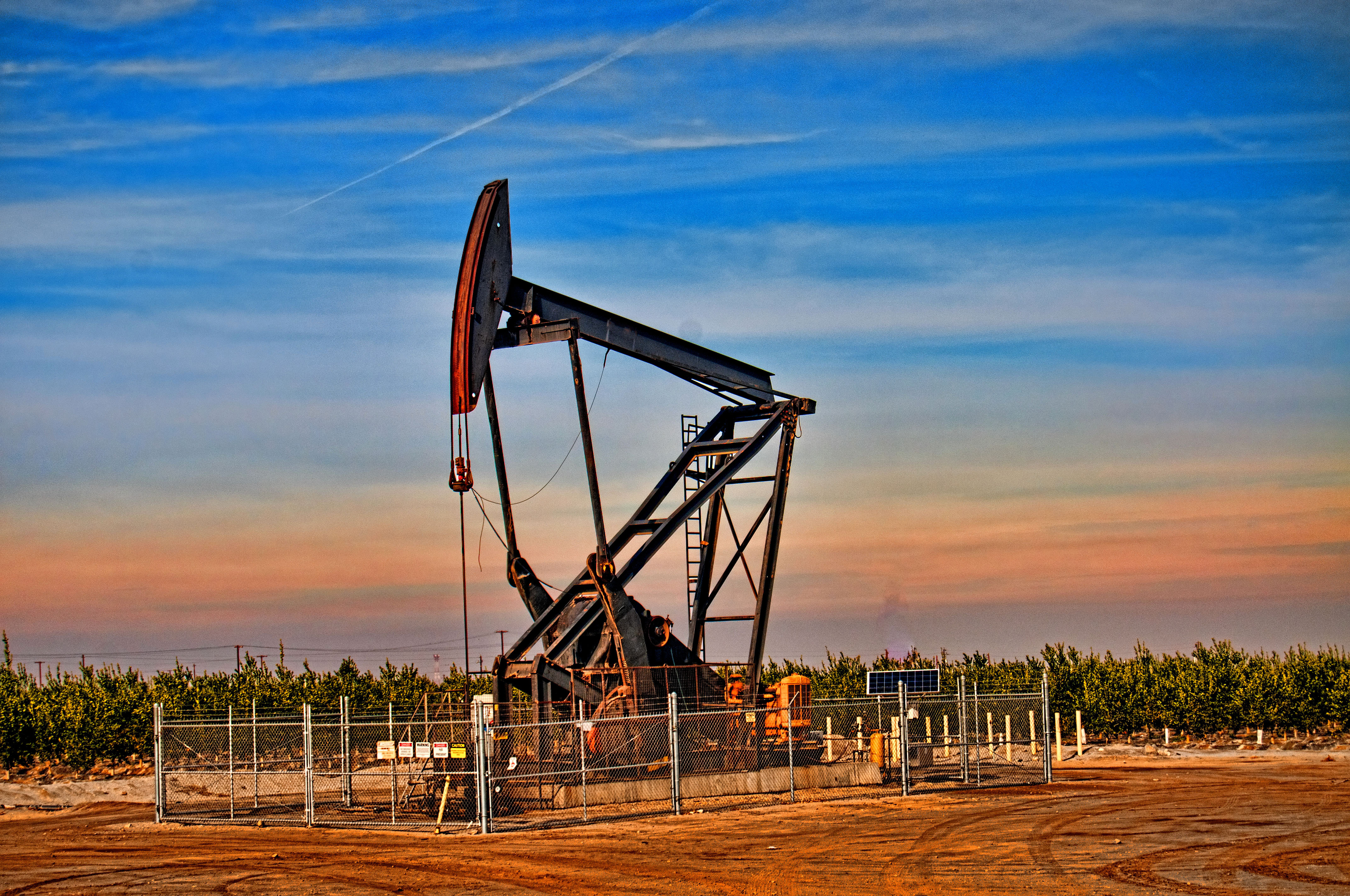 working-oil-rig